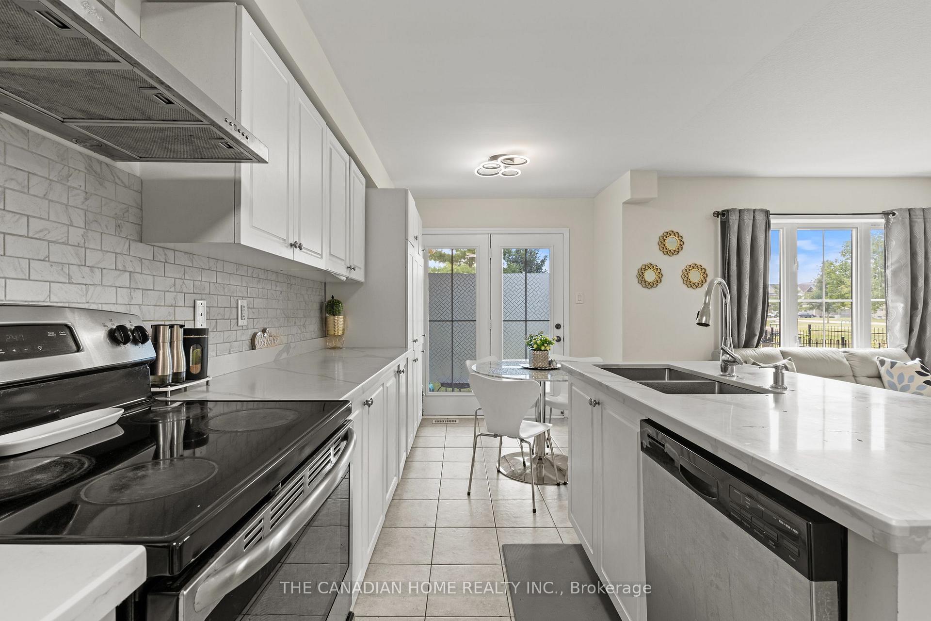 Photo 13 of 8470 Hickory Lane N, Niagara Falls, Brown — HOMEH