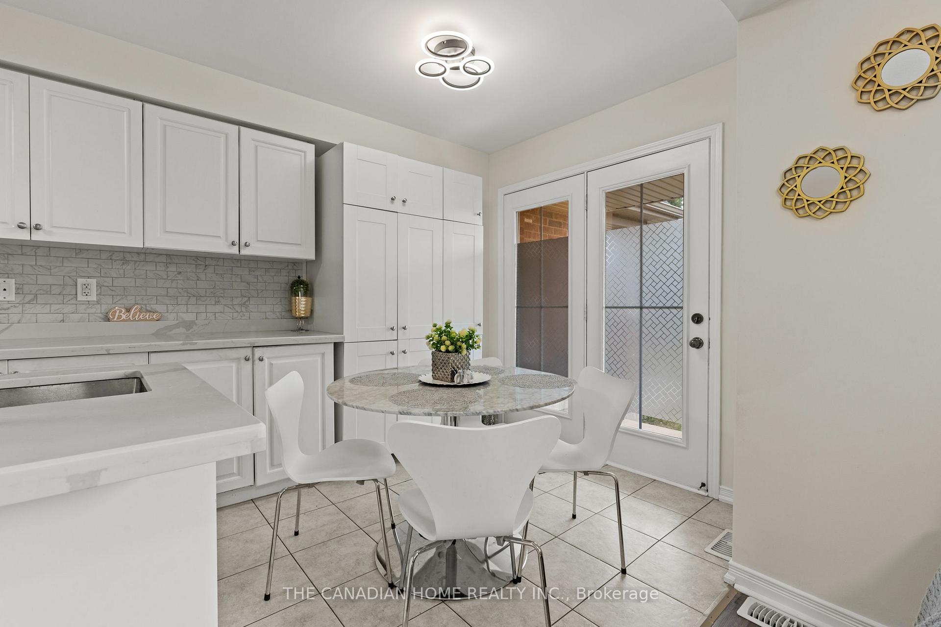Photo 15 of 8470 Hickory Lane N, Niagara Falls, Brown — HOMEH