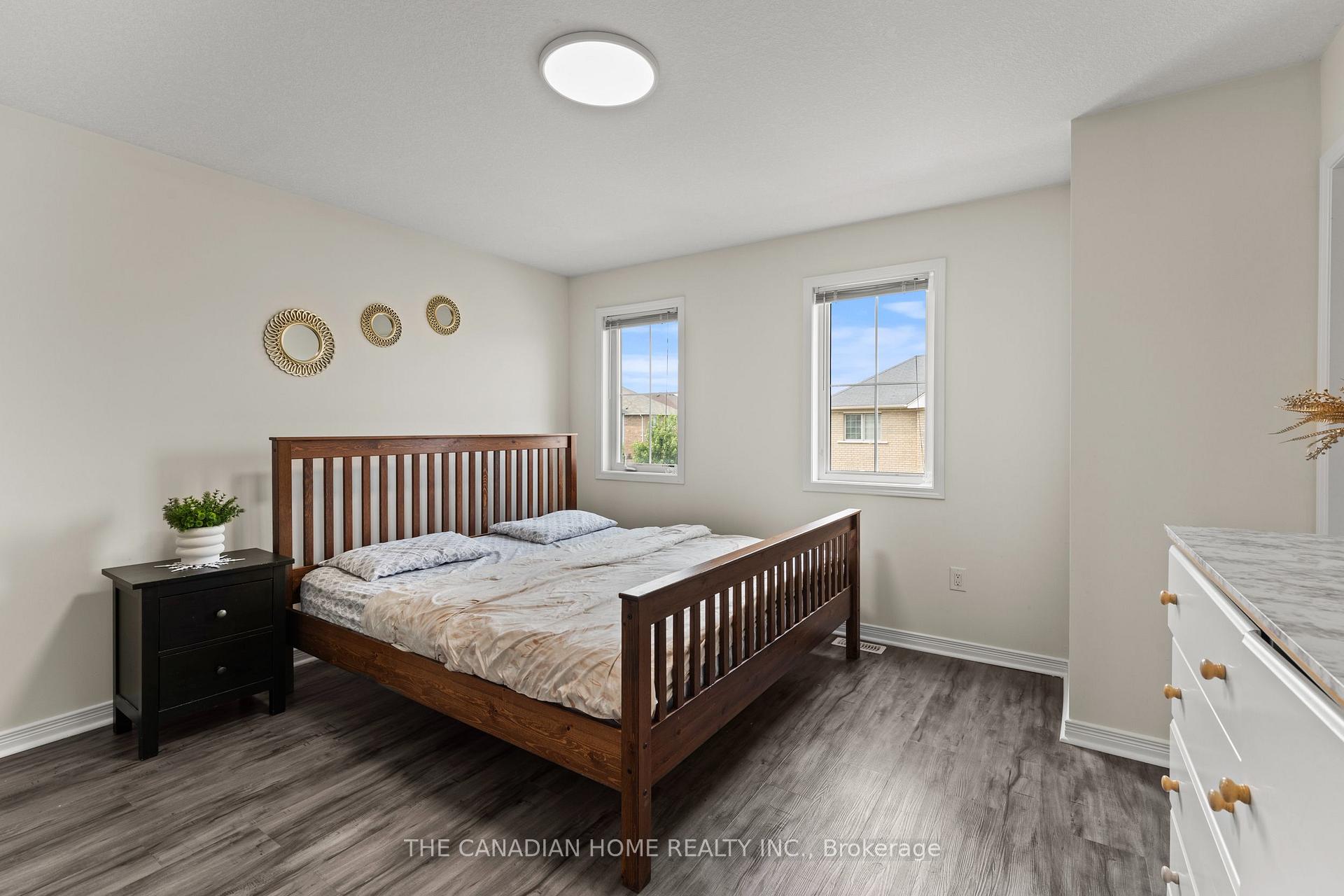 Photo 18 of 8470 Hickory Lane N, Niagara Falls, Brown — HOMEH