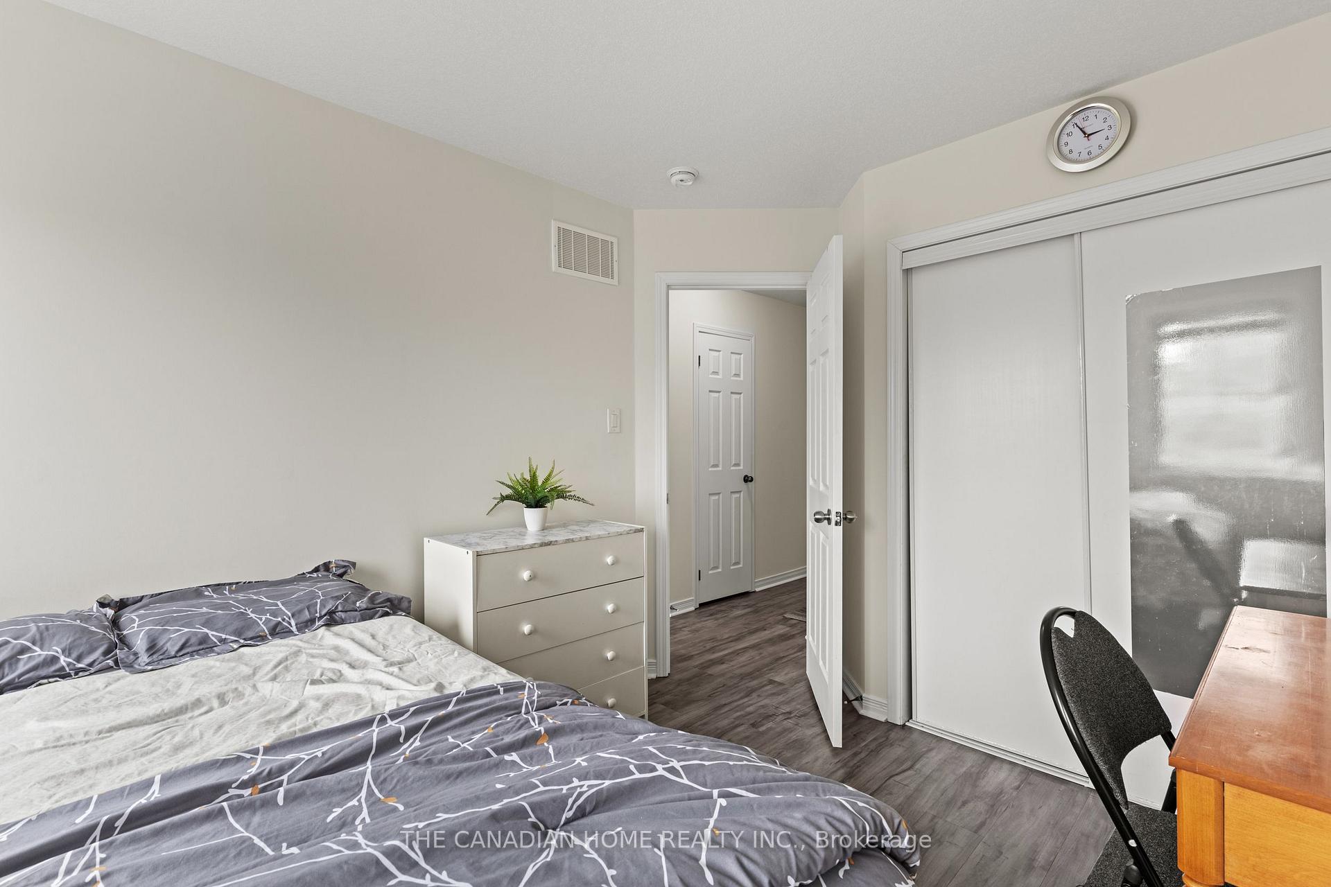 Photo 24 of 8470 Hickory Lane N, Niagara Falls, Brown — HOMEH