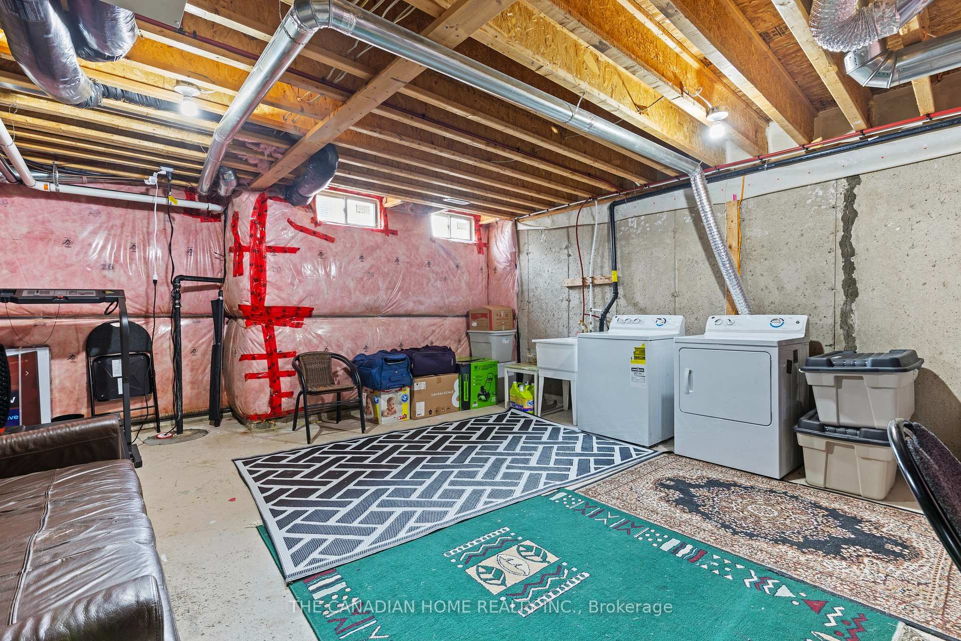 Photo 26 of 8470 Hickory Lane N, Niagara Falls, Brown — HOMEH
