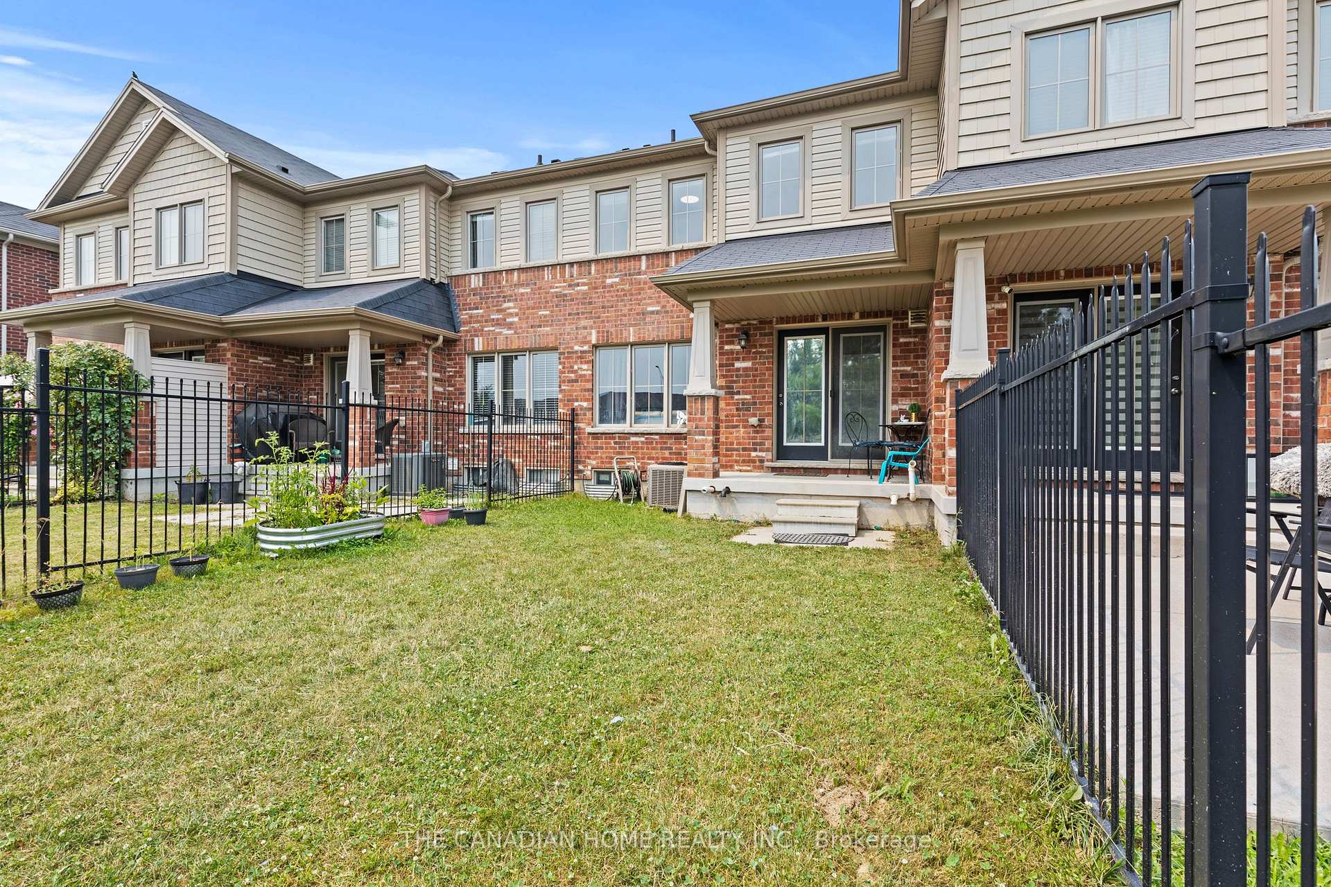 Photo 27 of 8470 Hickory Lane N, Niagara Falls, Brown — HOMEH