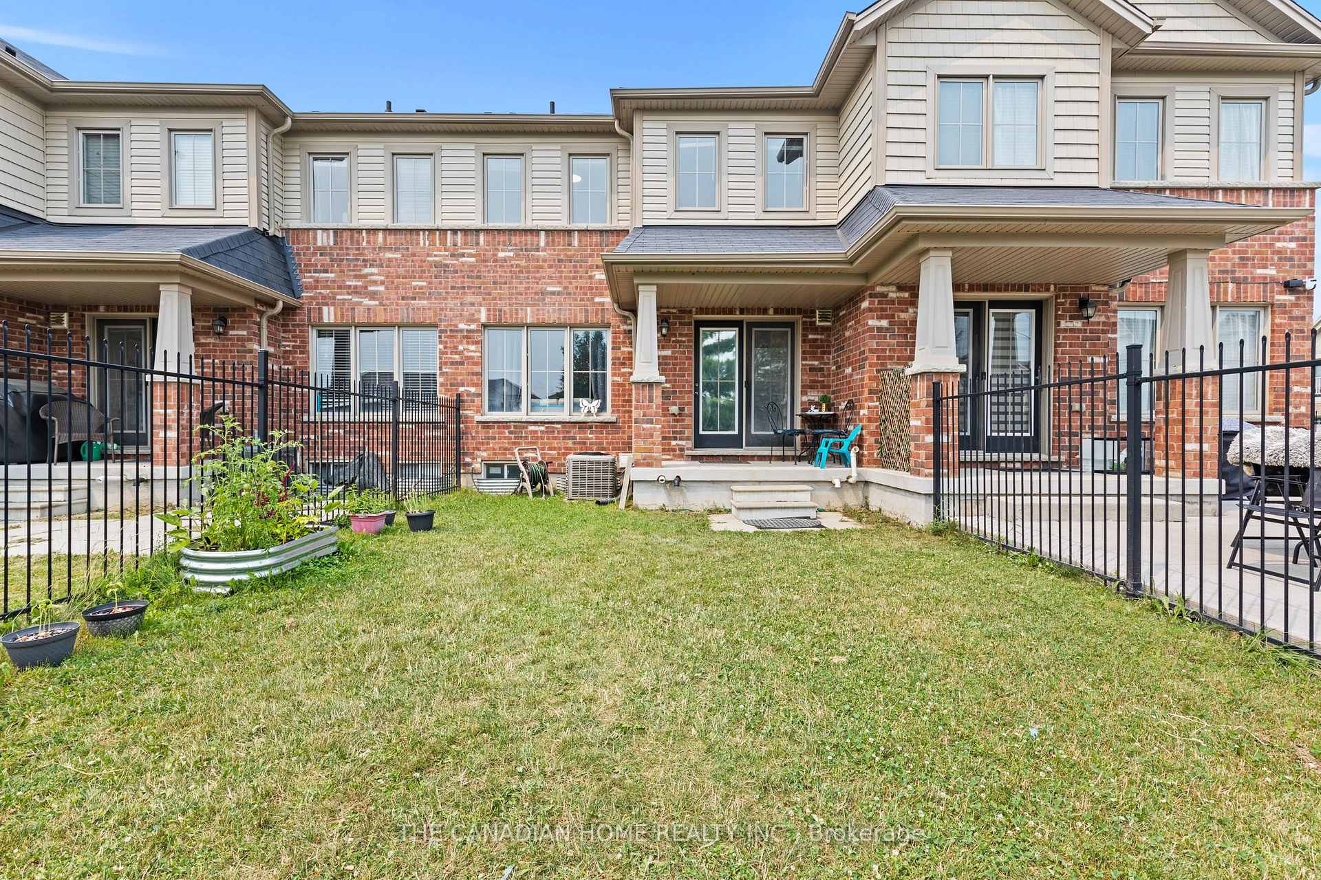 Photo 28 of 8470 Hickory Lane N, Niagara Falls, Brown — HOMEH