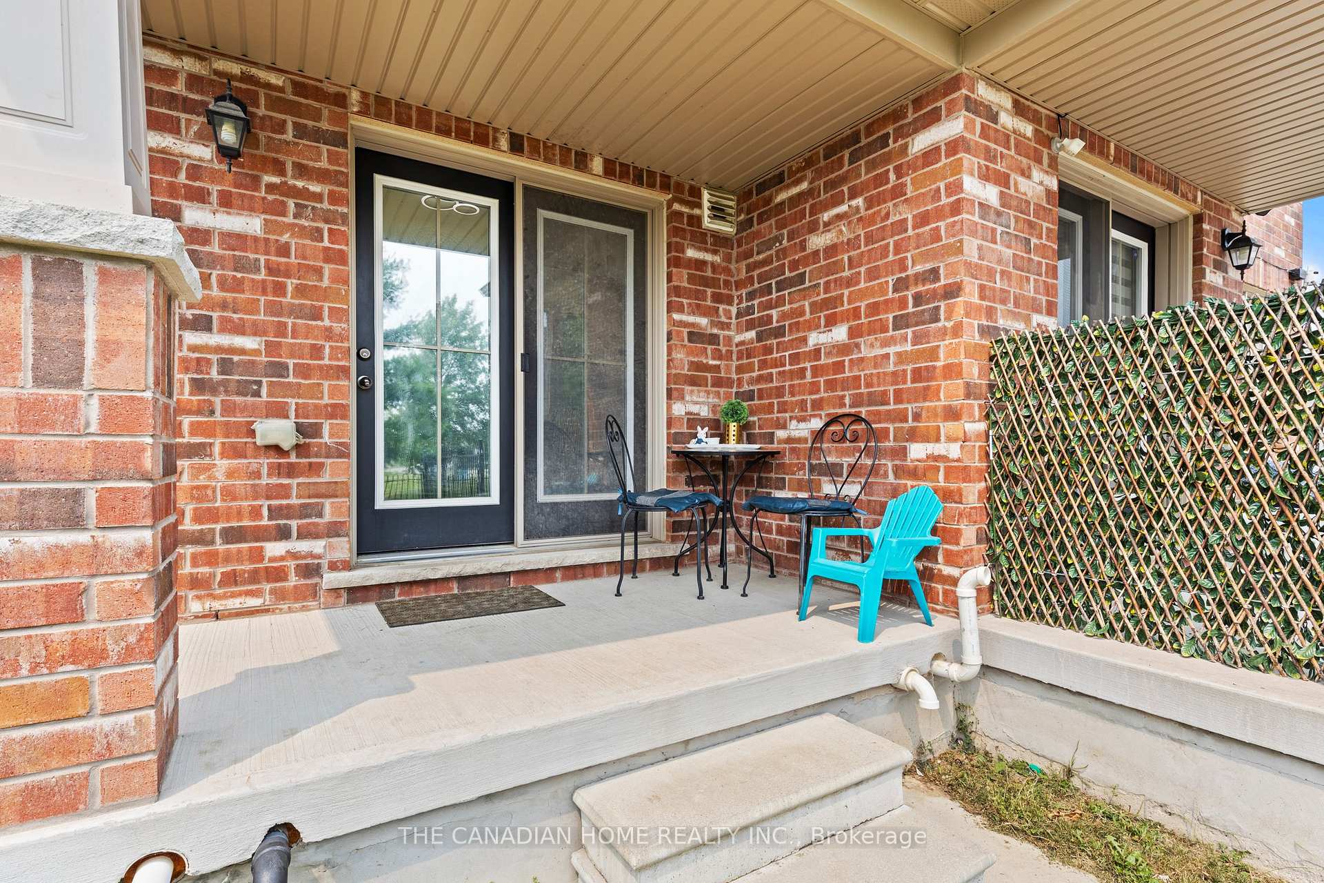 Photo 29 of 8470 Hickory Lane N, Niagara Falls, Brown — HOMEH