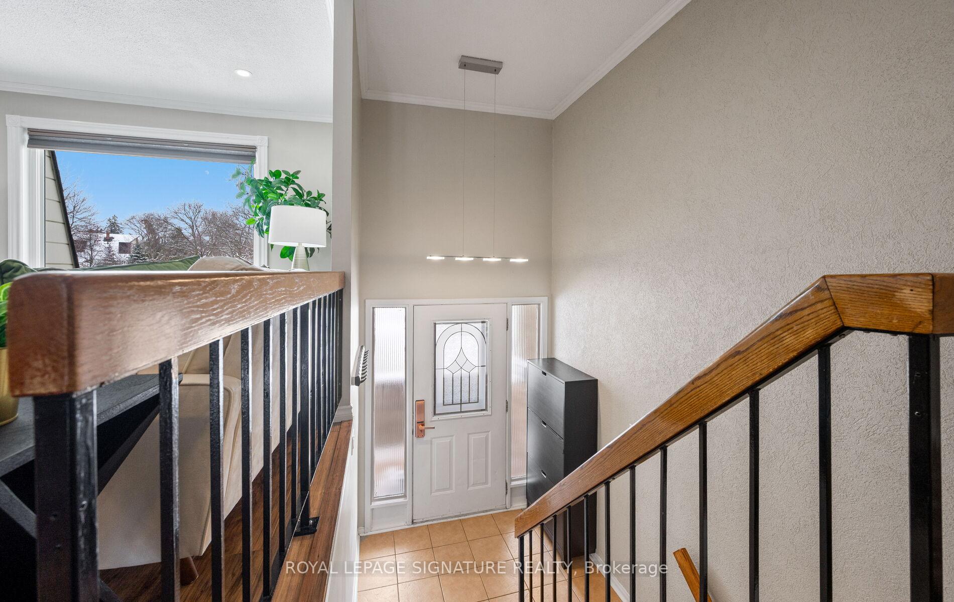 Photo 4 of 6943 Estoril Road, Mississauga, Meadowvale — HOMEH