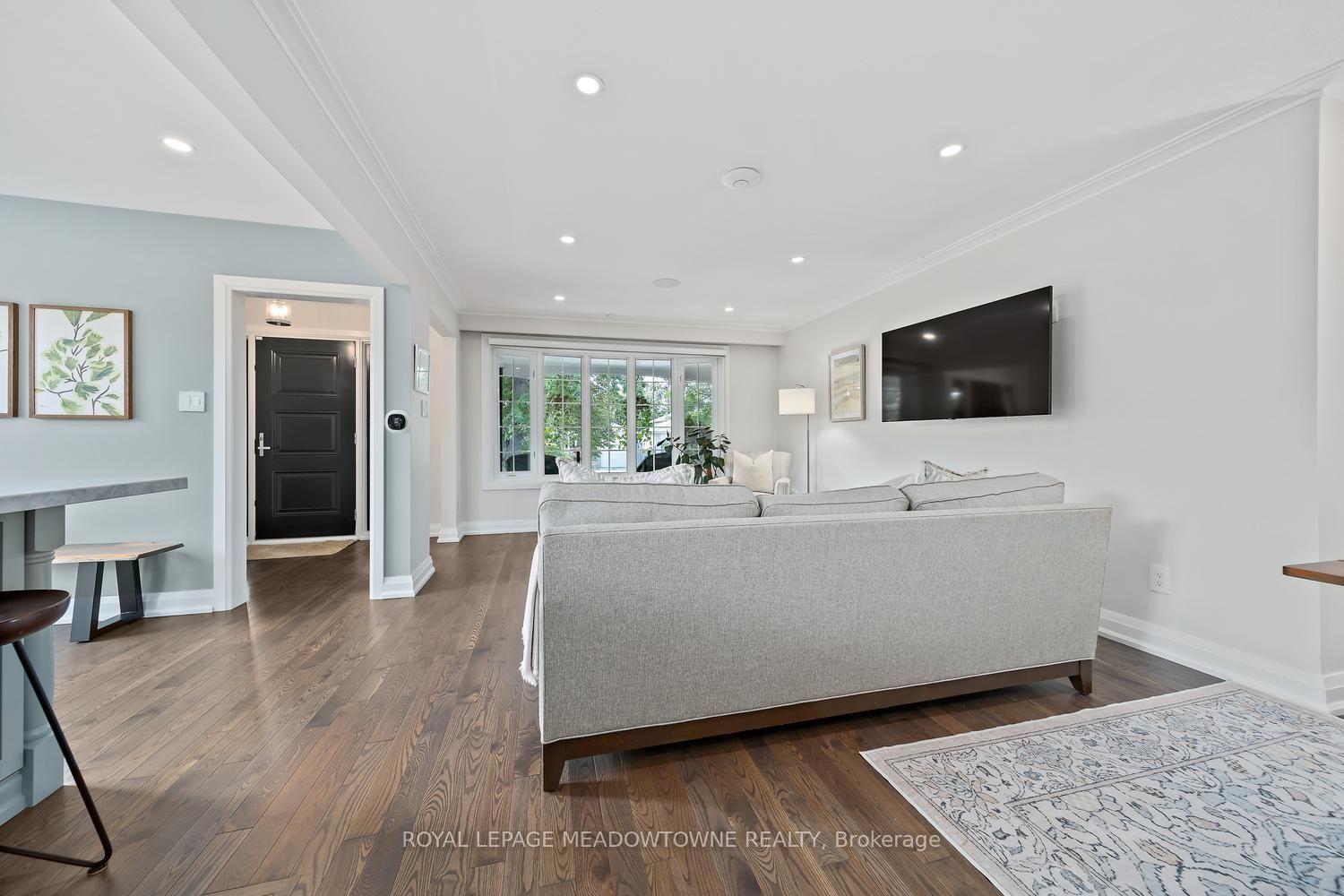 Photo 9 of 42 Oxenden Crescent, Etobicoke, Eringate-Centennial-West Deane — HOMEH
