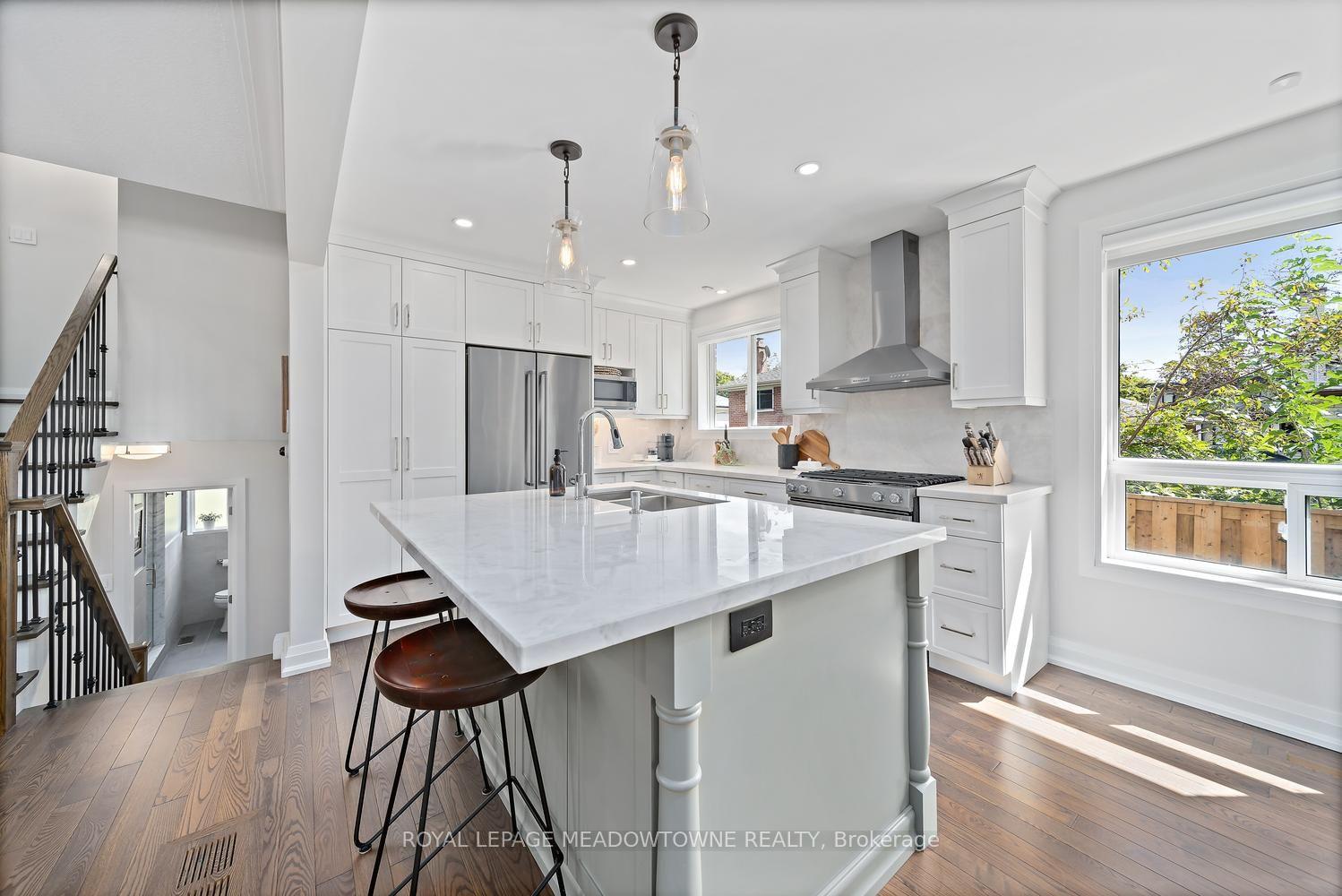 Photo 15 of 42 Oxenden Crescent, Etobicoke, Eringate-Centennial-West Deane — HOMEH