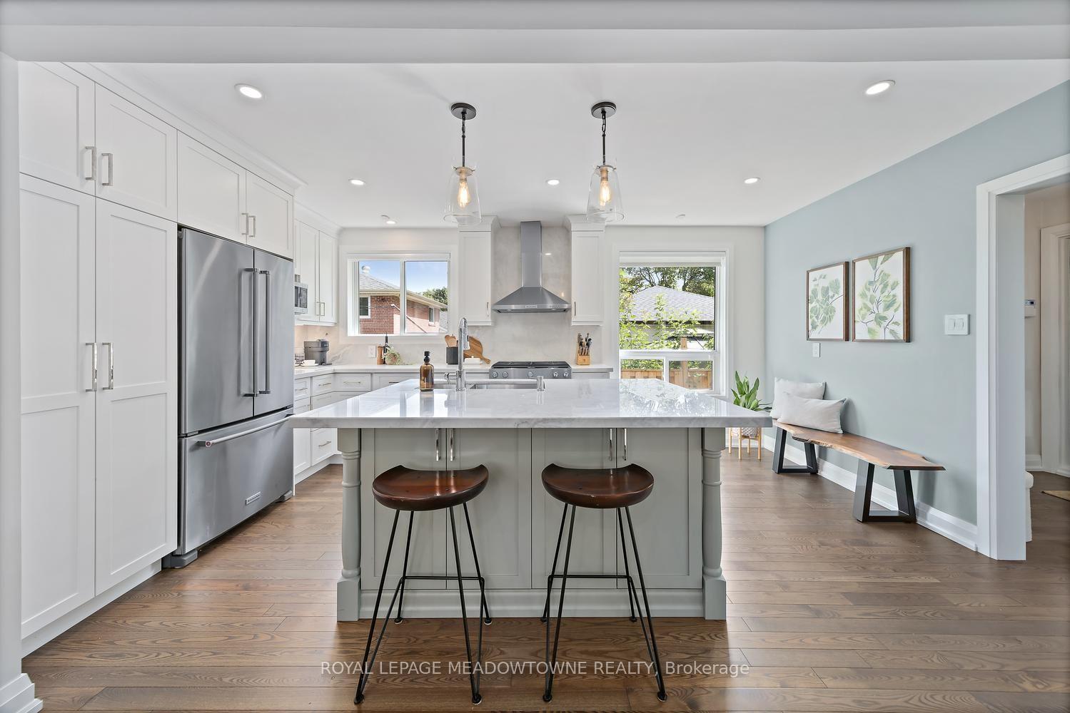 Photo 16 of 42 Oxenden Crescent, Etobicoke, Eringate-Centennial-West Deane — HOMEH