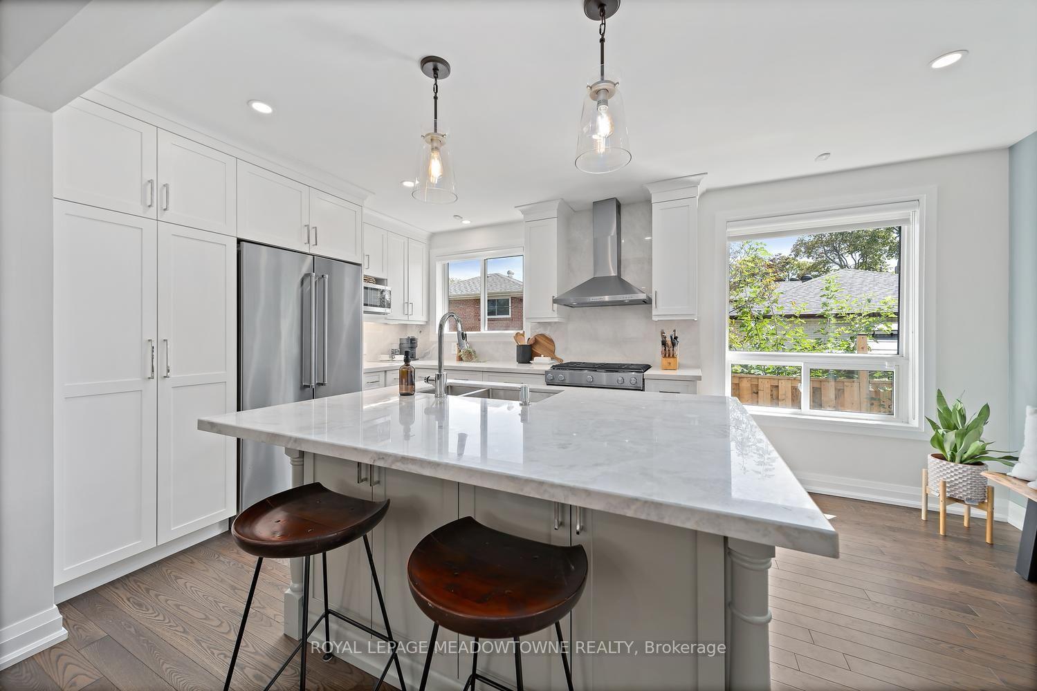 Photo 17 of 42 Oxenden Crescent, Etobicoke, Eringate-Centennial-West Deane — HOMEH
