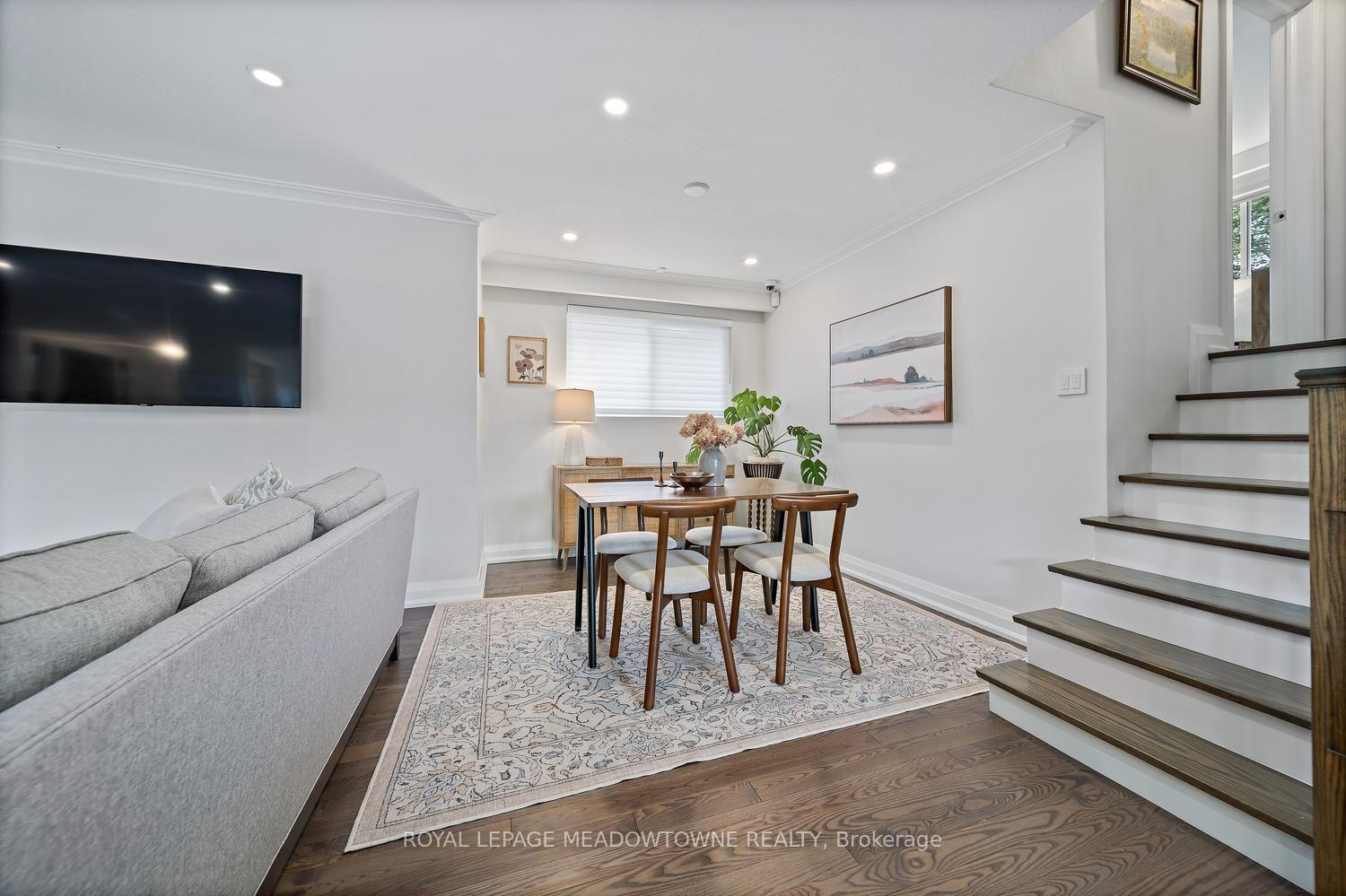 Photo 21 of 42 Oxenden Crescent, Etobicoke, Eringate-Centennial-West Deane — HOMEH