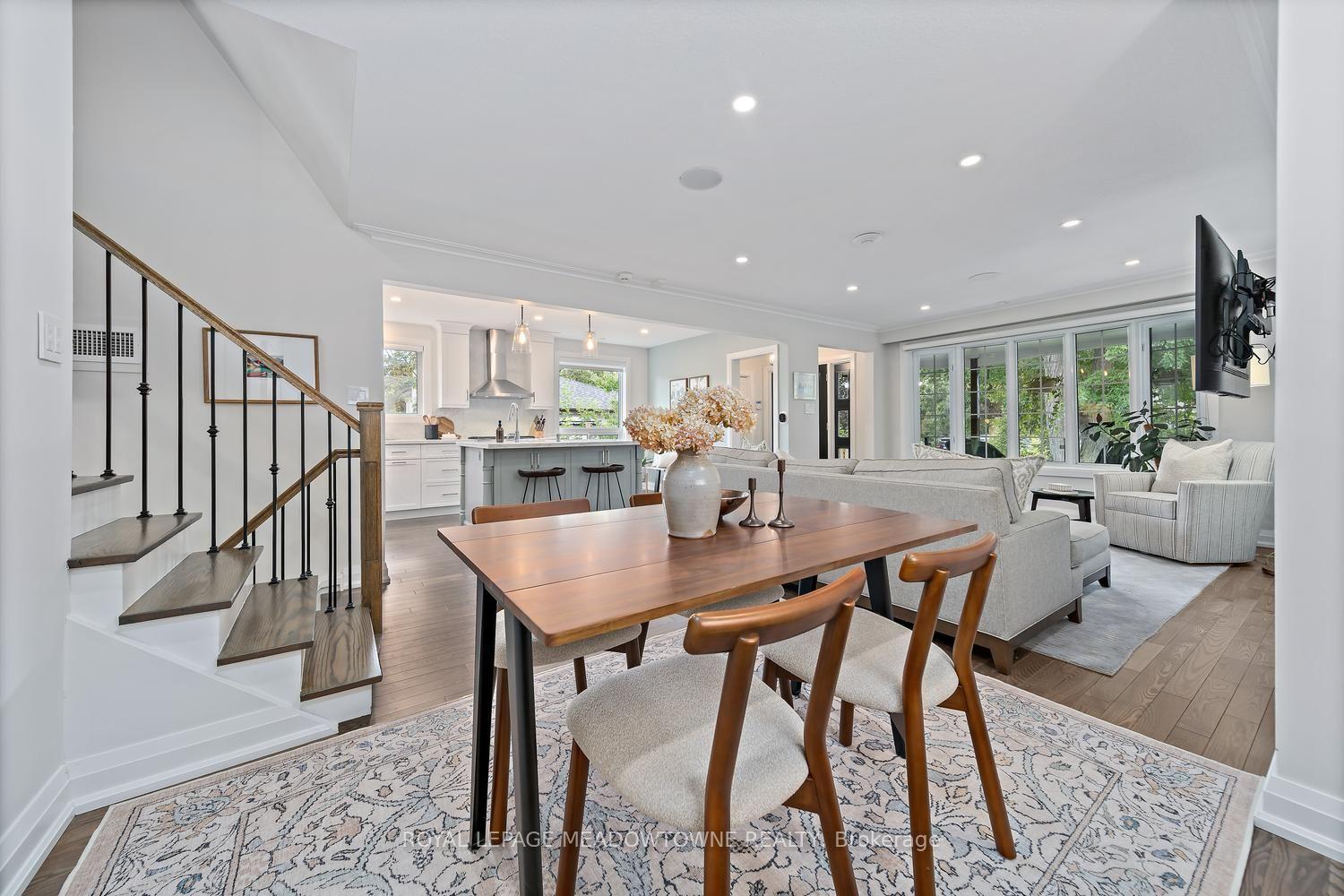 Photo 22 of 42 Oxenden Crescent, Etobicoke, Eringate-Centennial-West Deane — HOMEH