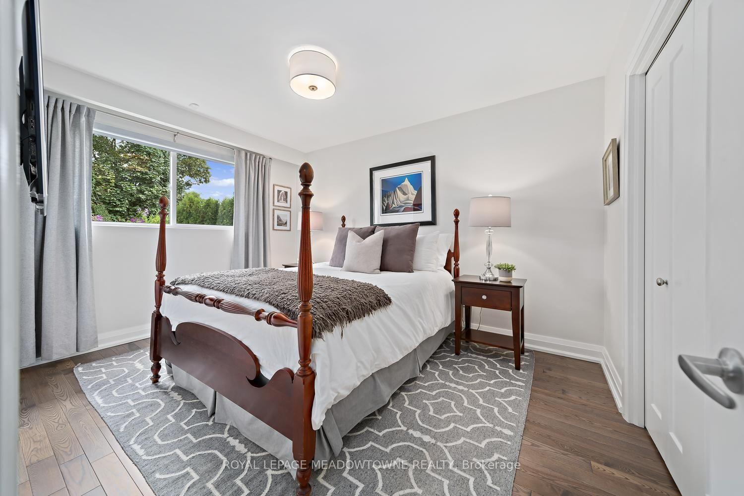 Photo 28 of 42 Oxenden Crescent, Etobicoke, Eringate-Centennial-West Deane — HOMEH