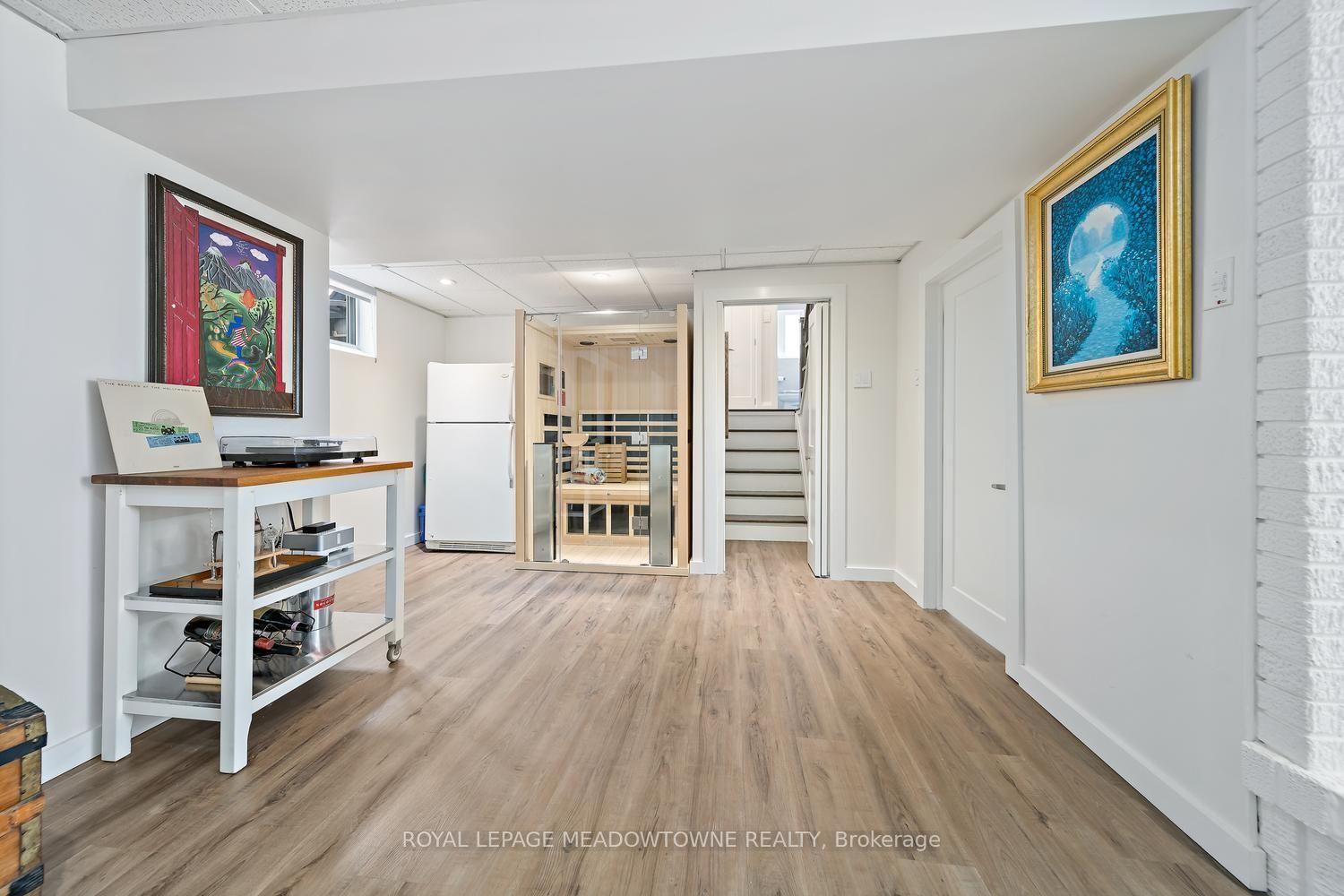 Photo 31 of 42 Oxenden Crescent, Etobicoke, Eringate-Centennial-West Deane — HOMEH