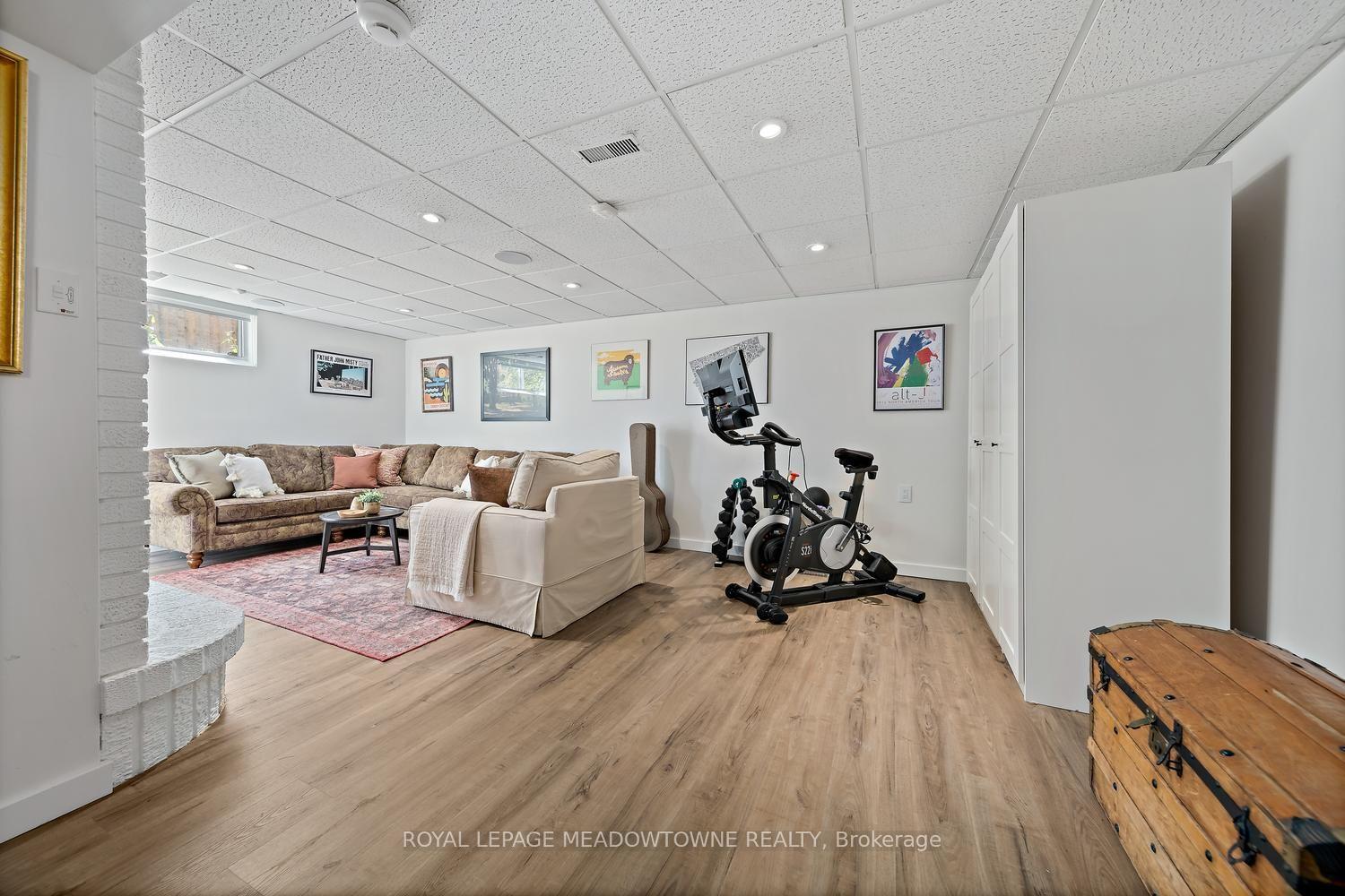 Photo 32 of 42 Oxenden Crescent, Etobicoke, Eringate-Centennial-West Deane — HOMEH