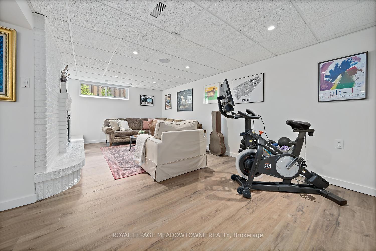Photo 33 of 42 Oxenden Crescent, Etobicoke, Eringate-Centennial-West Deane — HOMEH