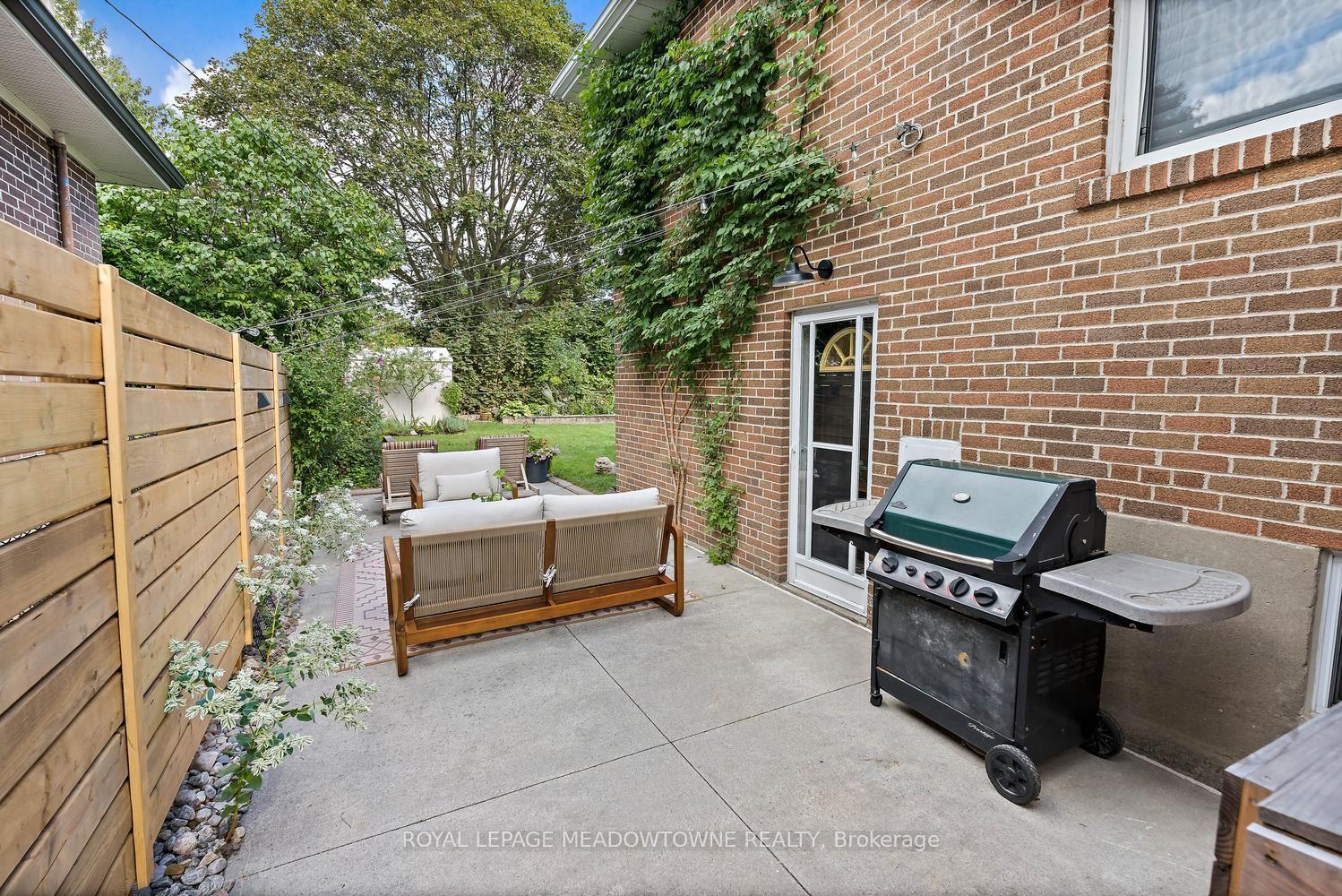 Photo 39 of 42 Oxenden Crescent, Etobicoke, Eringate-Centennial-West Deane — HOMEH