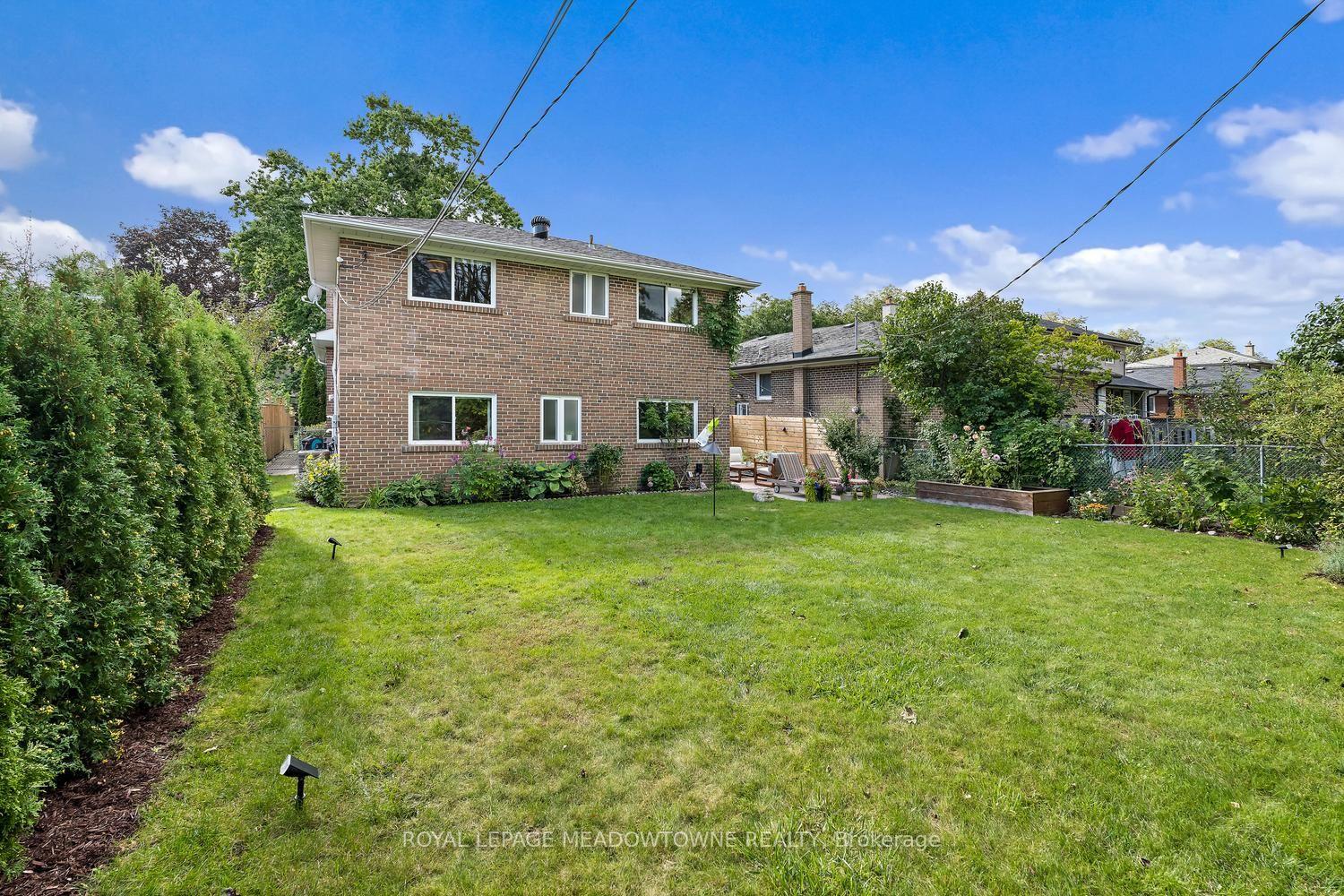Photo 45 of 42 Oxenden Crescent, Etobicoke, Eringate-Centennial-West Deane — HOMEH