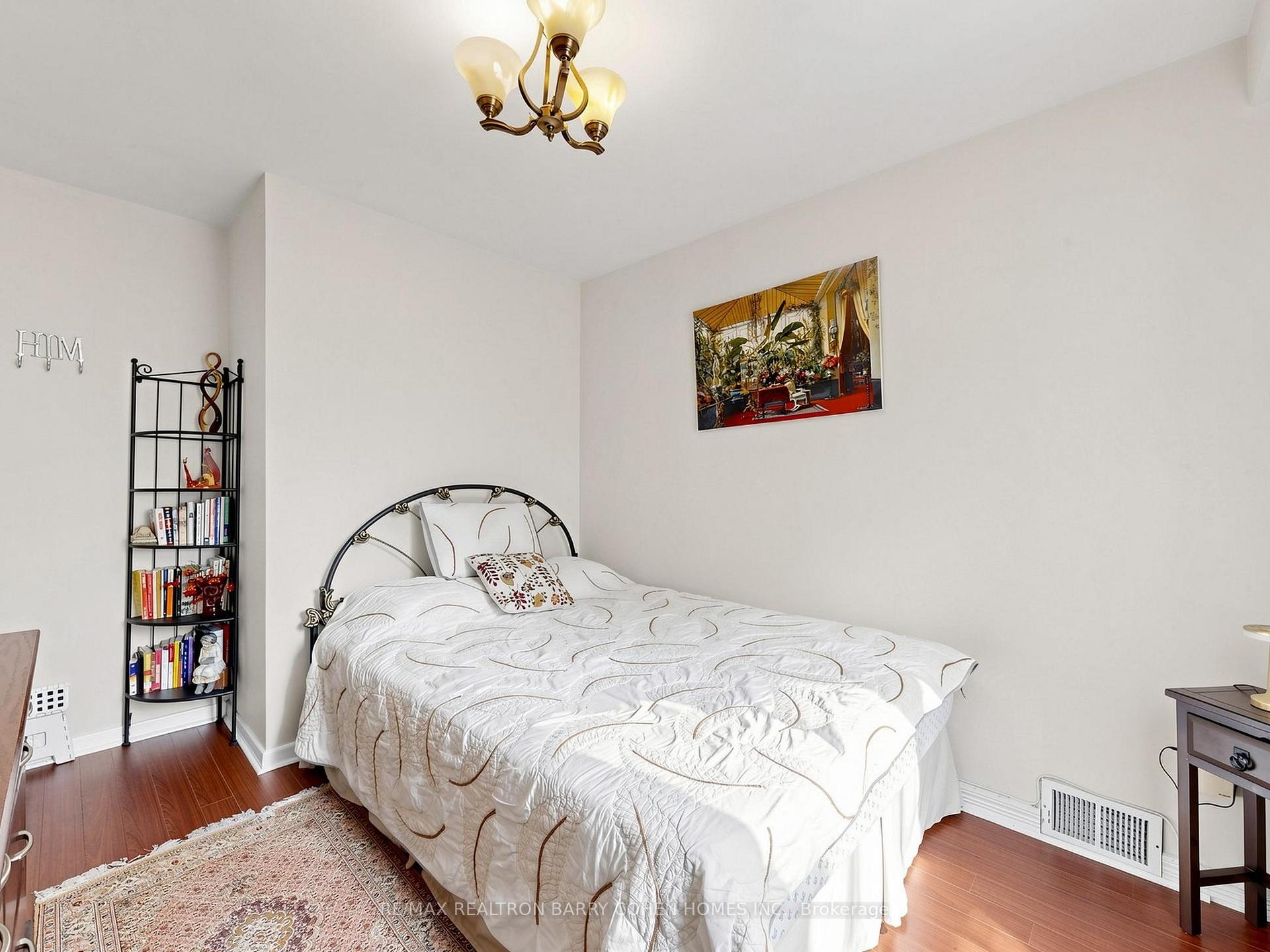 Photo 11 of 37 Tefley Road, North York, Newtonbrook West — HOMEH