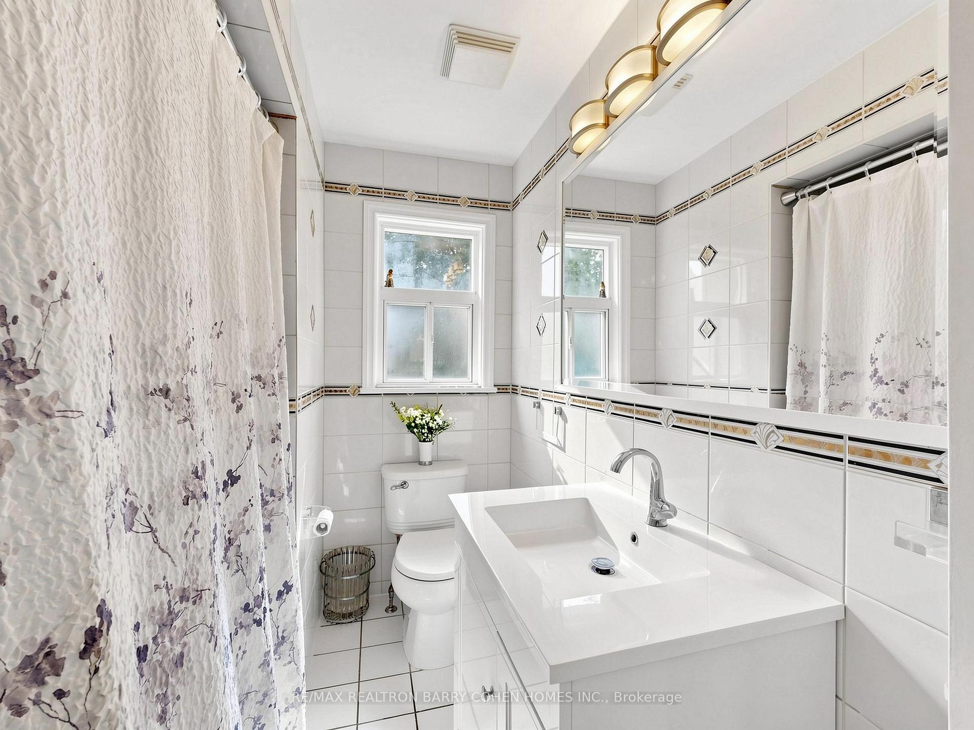 Photo 12 of 37 Tefley Road, North York, Newtonbrook West — HOMEH
