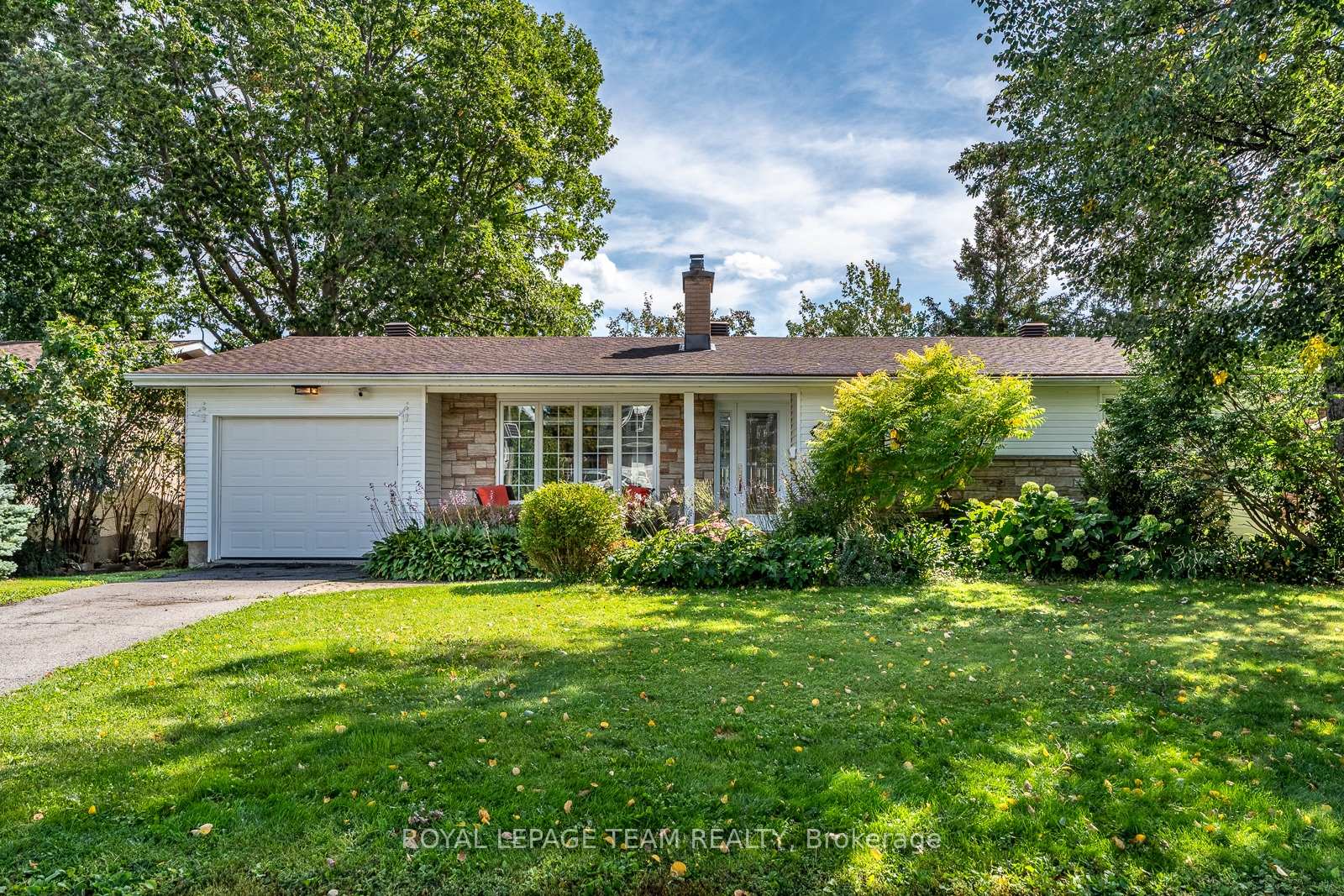 Photo 1 of 1840 Appleford Street, Ottawa, Beacon Hill South — HOMEH