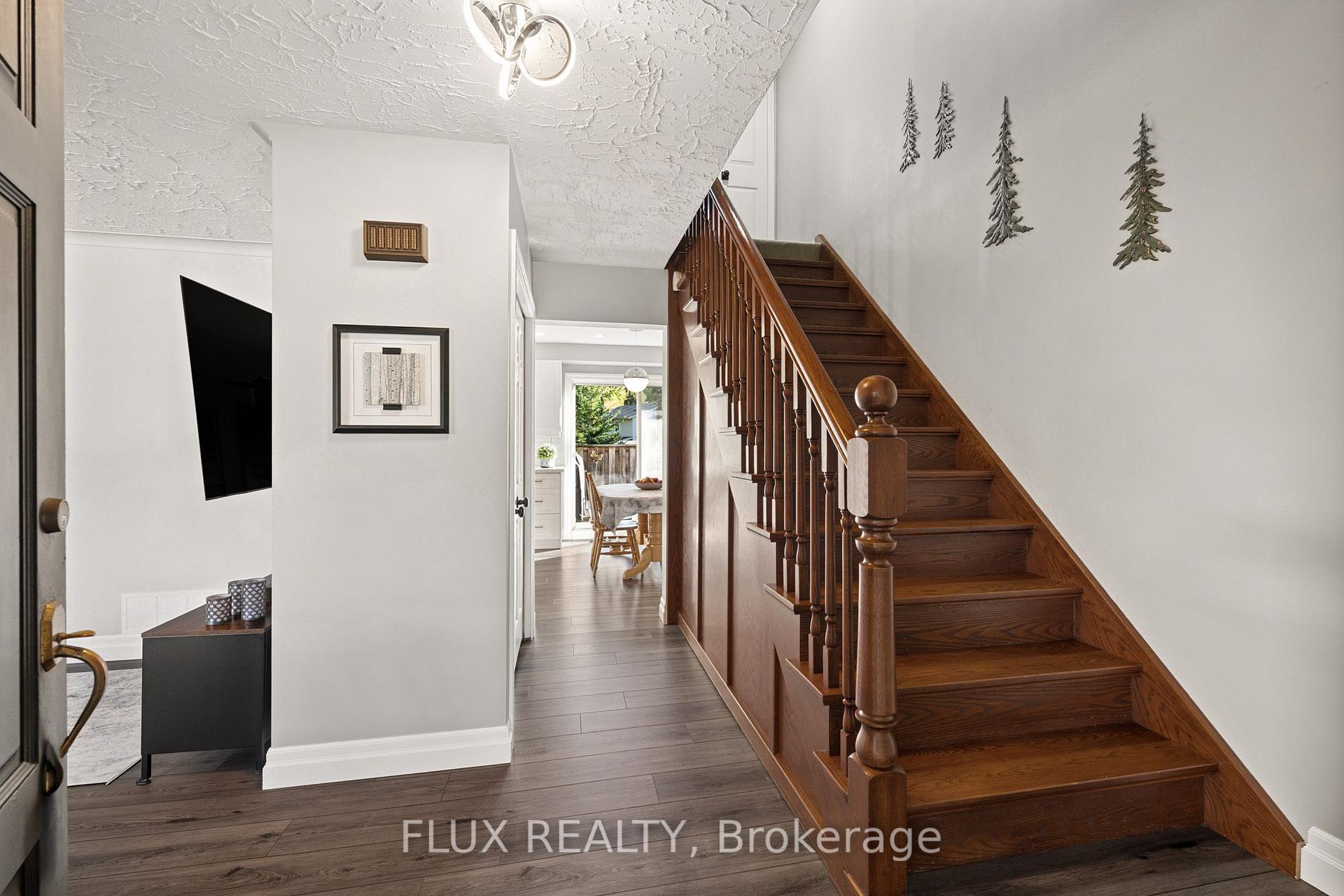 Photo 6 of 60 Cherrytree Court, Kitchener, Forest Heights — HOMEH