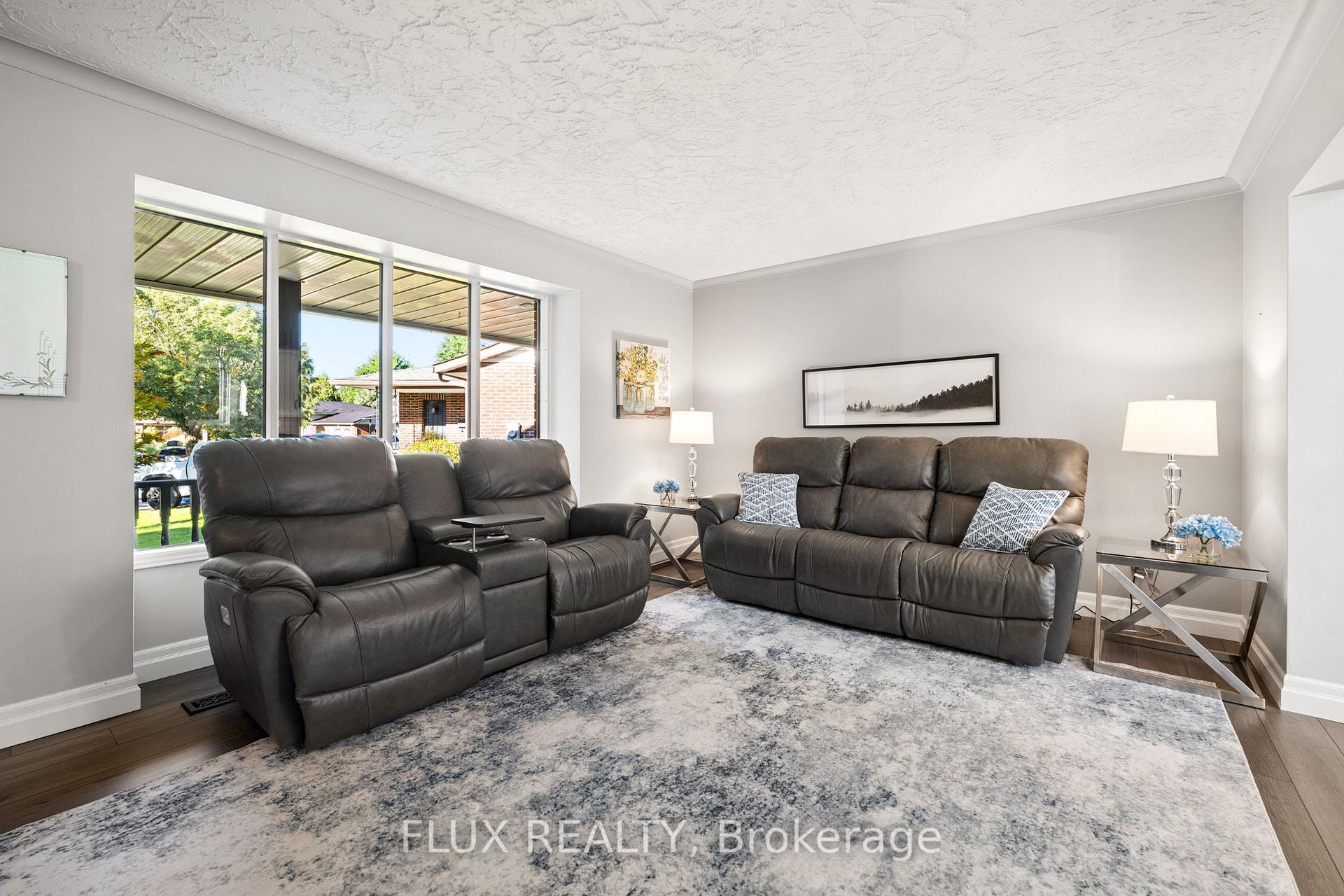 Photo 8 of 60 Cherrytree Court, Kitchener, Forest Heights — HOMEH