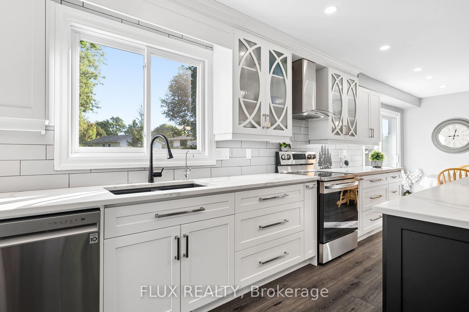Photo 14 of 60 Cherrytree Court, Kitchener, Forest Heights — HOMEH