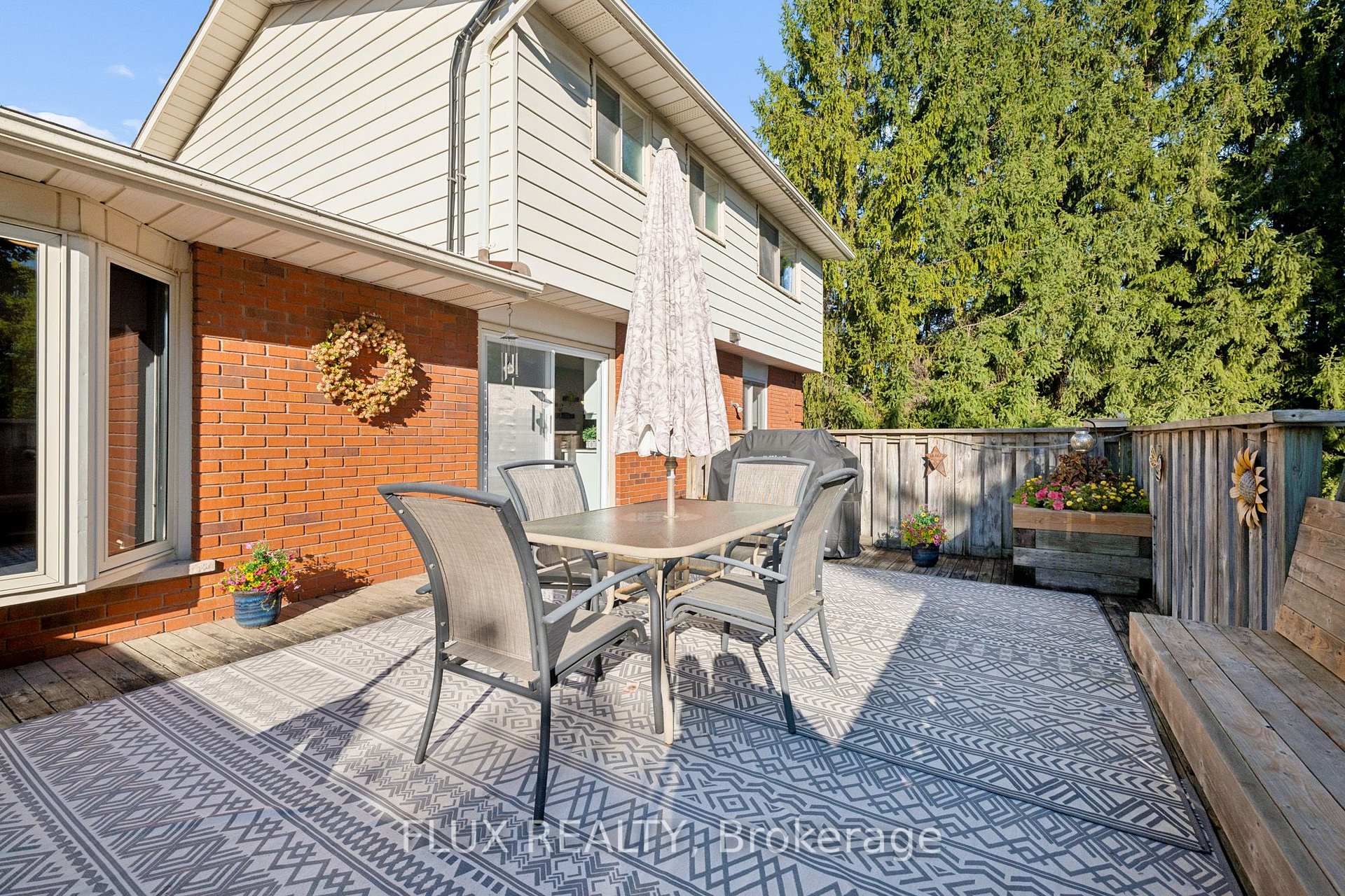 Photo 22 of 60 Cherrytree Court, Kitchener, Forest Heights — HOMEH