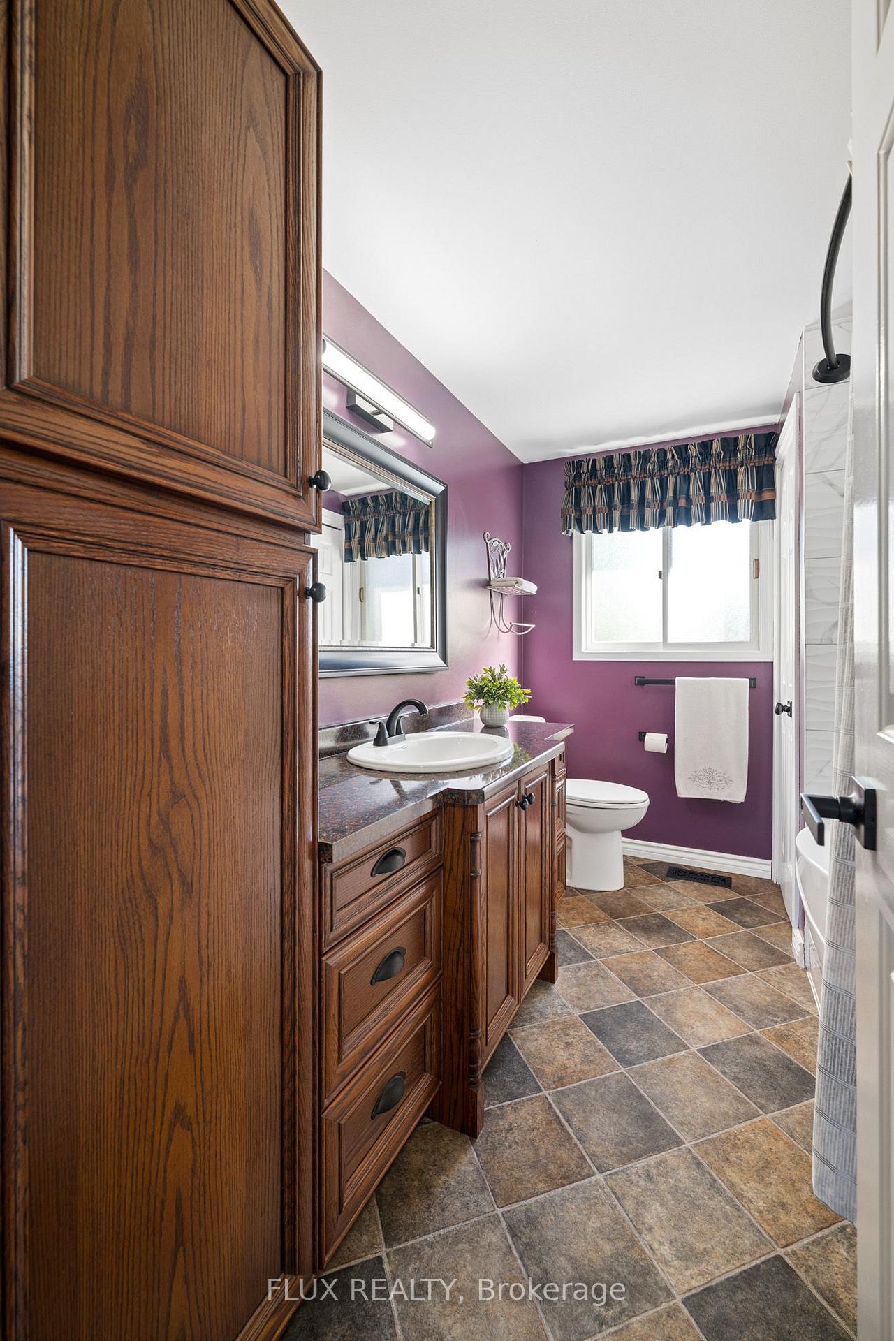 Photo 24 of 60 Cherrytree Court, Kitchener, Forest Heights — HOMEH