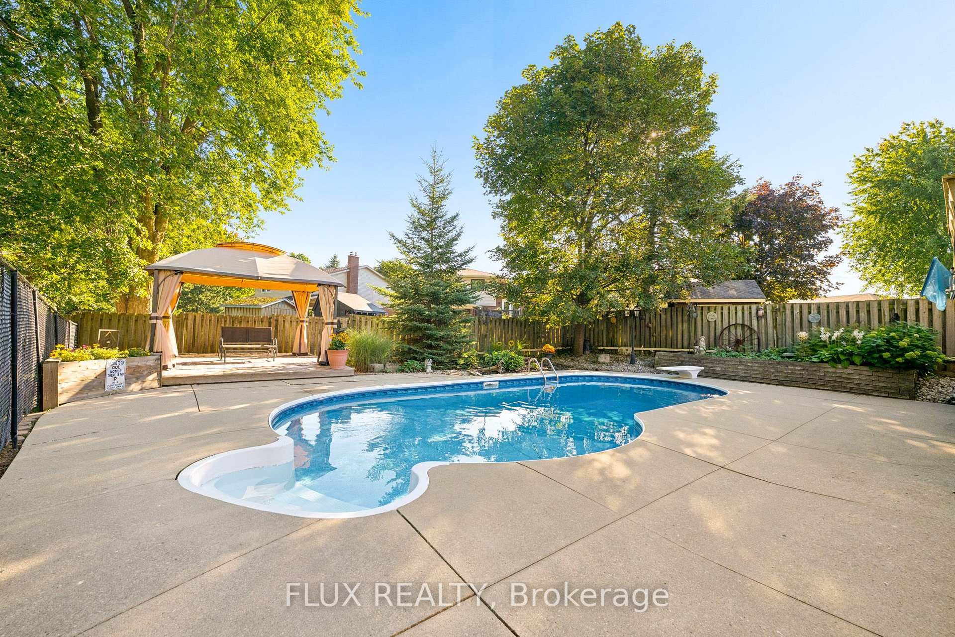 Photo 40 of 60 Cherrytree Court, Kitchener, Forest Heights — HOMEH