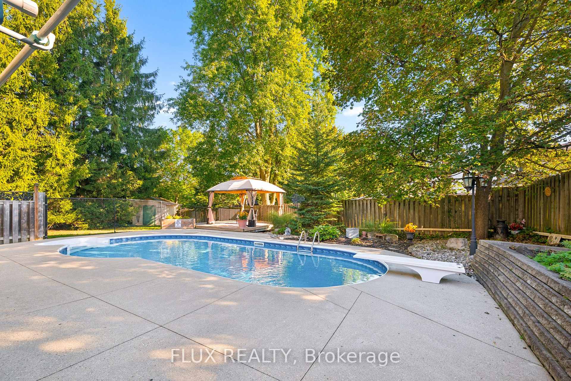 Photo 41 of 60 Cherrytree Court, Kitchener, Forest Heights — HOMEH