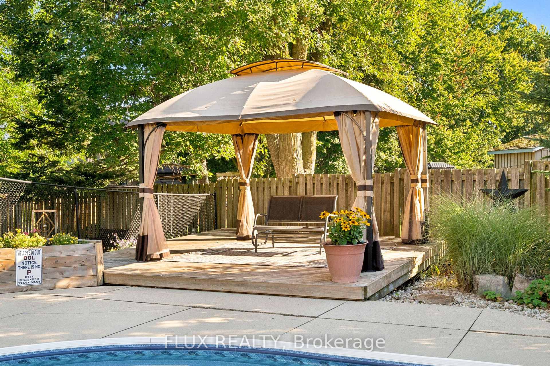 Photo 44 of 60 Cherrytree Court, Kitchener, Forest Heights — HOMEH