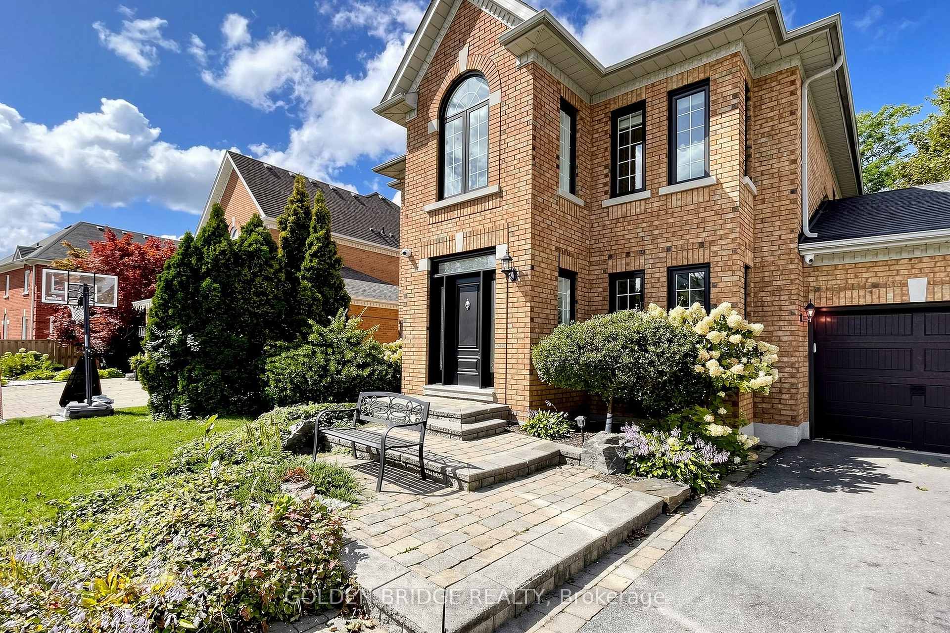 Photo 2 of 913 Ivsbridge Boulevard, Newmarket, Stonehaven-Wyndham — HOMEH