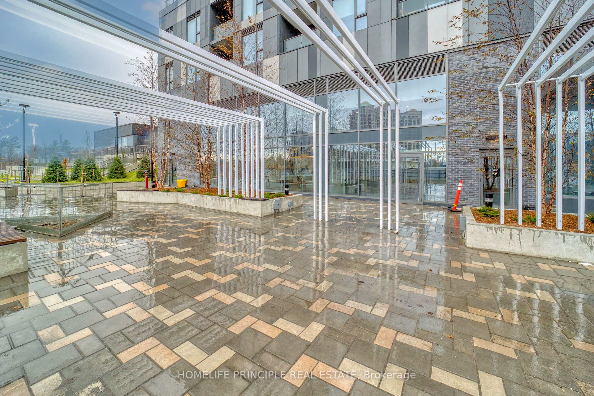 Photo 9 of Unit 1327, 498 Caldari Road, Vaughan, Concord — HOMEH