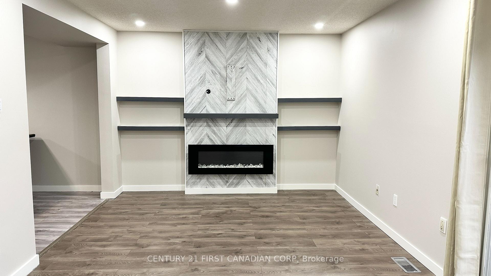 Photo 10 of Unit 46, 217 Martinet Avenue, London, East I — HOMEH