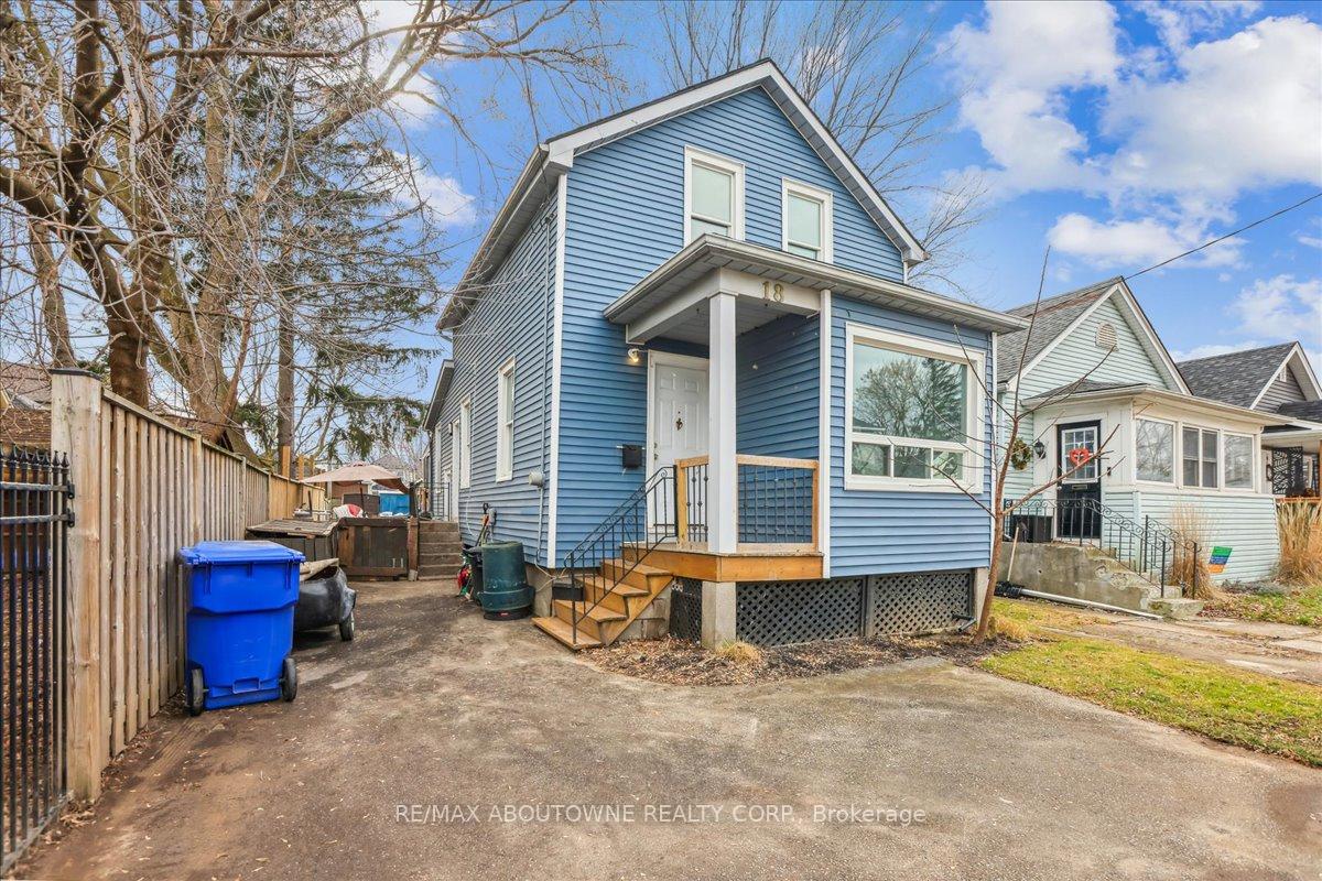 Front of 18 Linwood Street