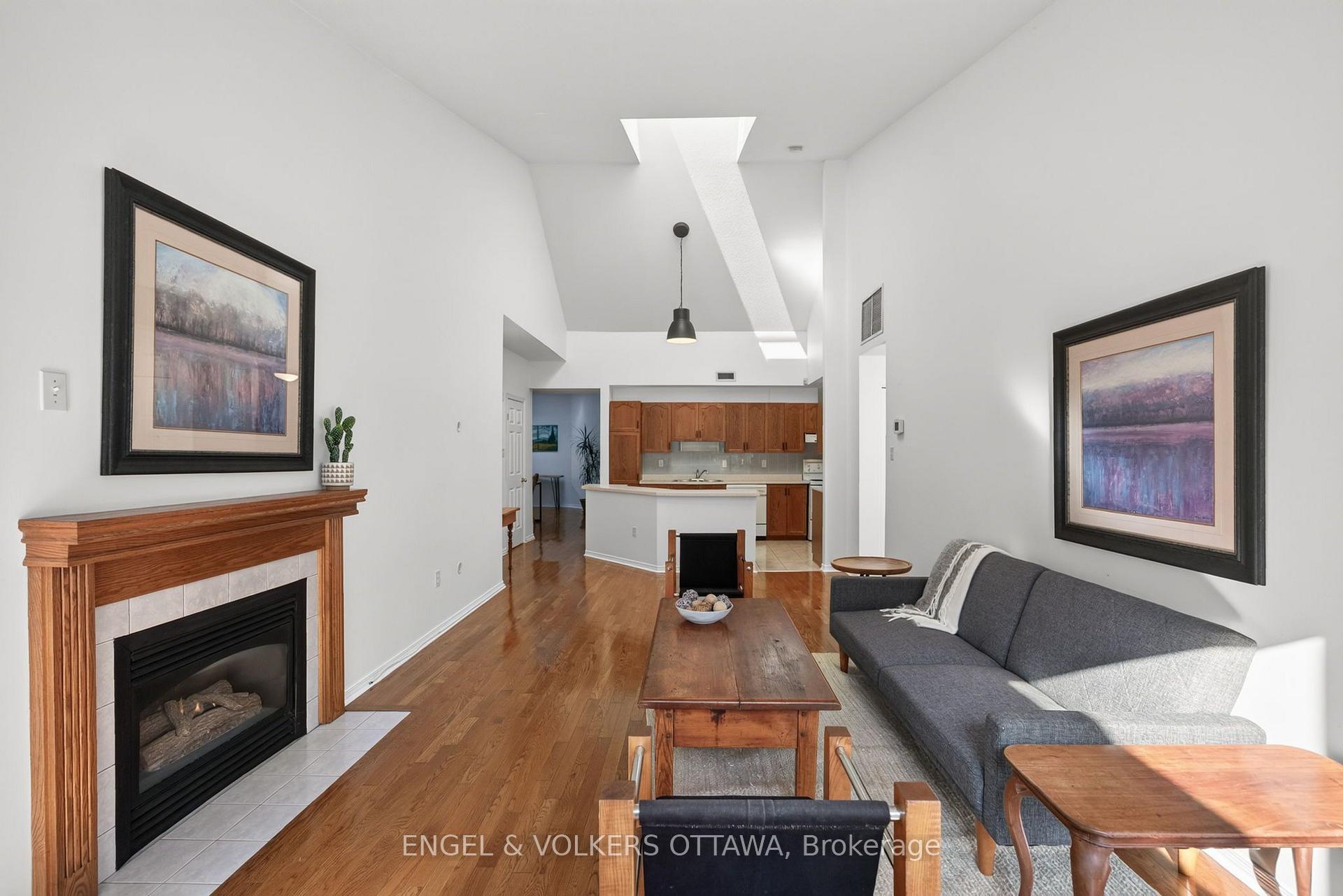 Photo 13 of 116 Robson Court, Ottawa, Kanata - Kanata Lakes/Heritage Hills — HOMEH