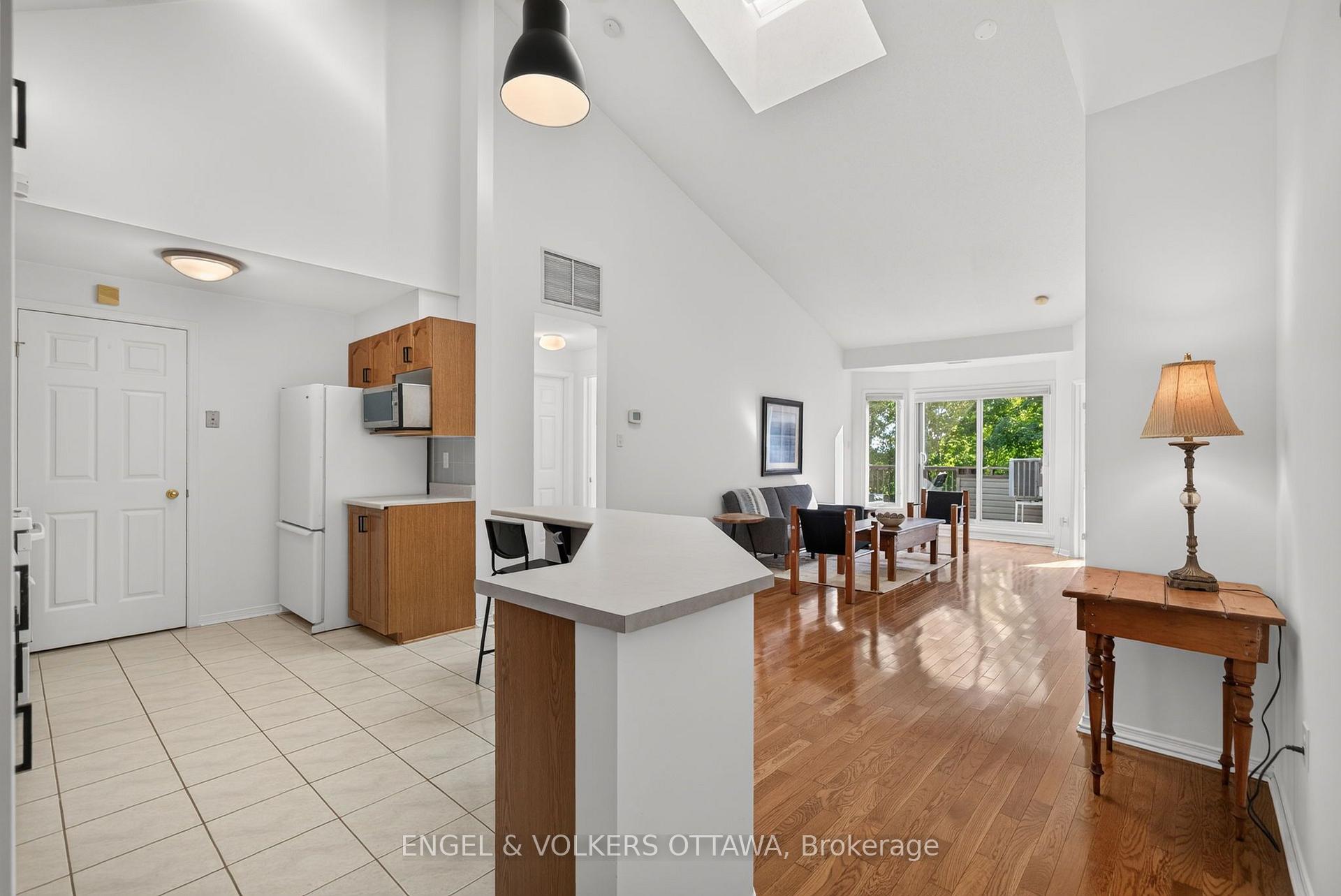 Photo 19 of 116 Robson Court, Ottawa, Kanata - Kanata Lakes/Heritage Hills — HOMEH
