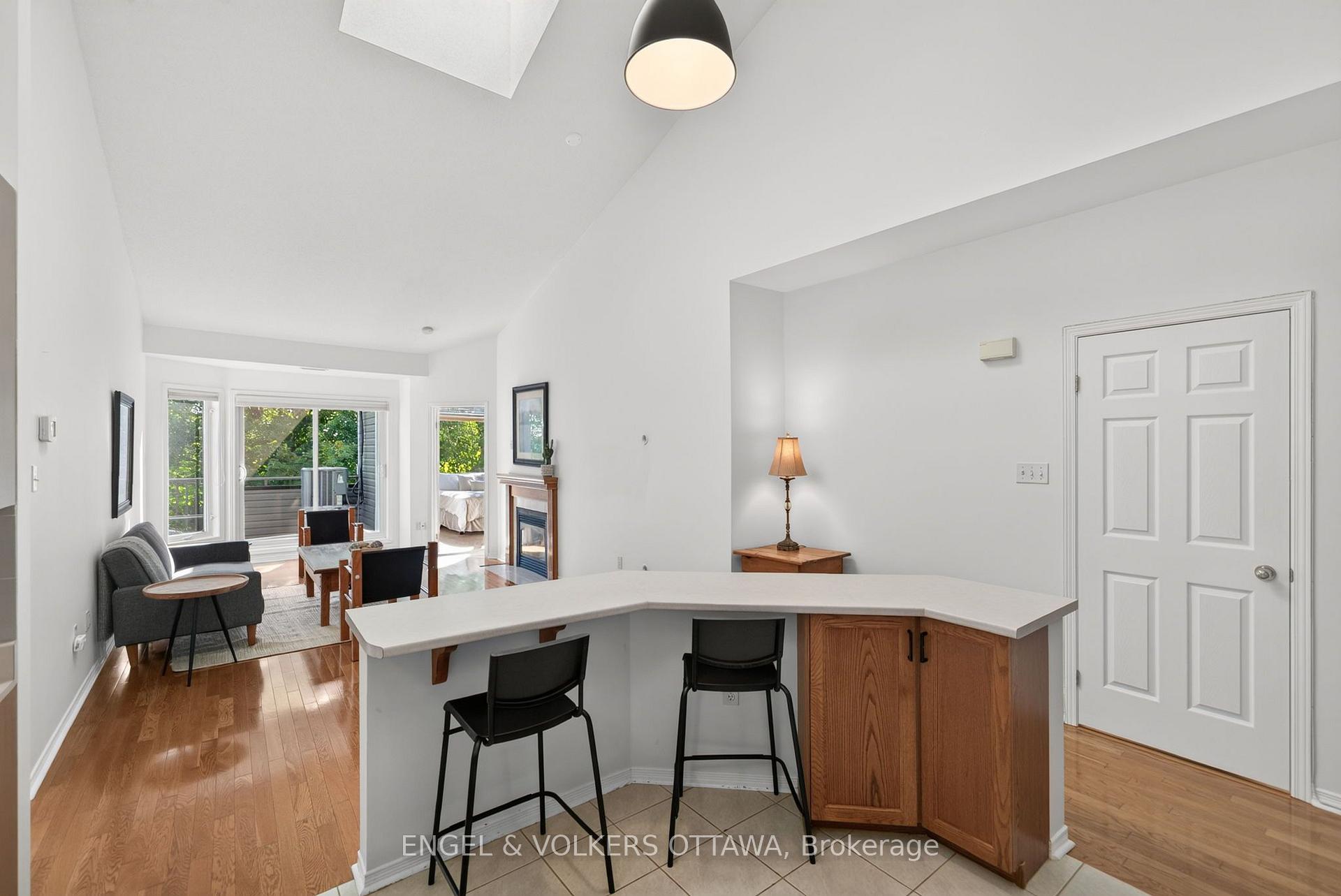 Photo 22 of 116 Robson Court, Ottawa, Kanata - Kanata Lakes/Heritage Hills — HOMEH