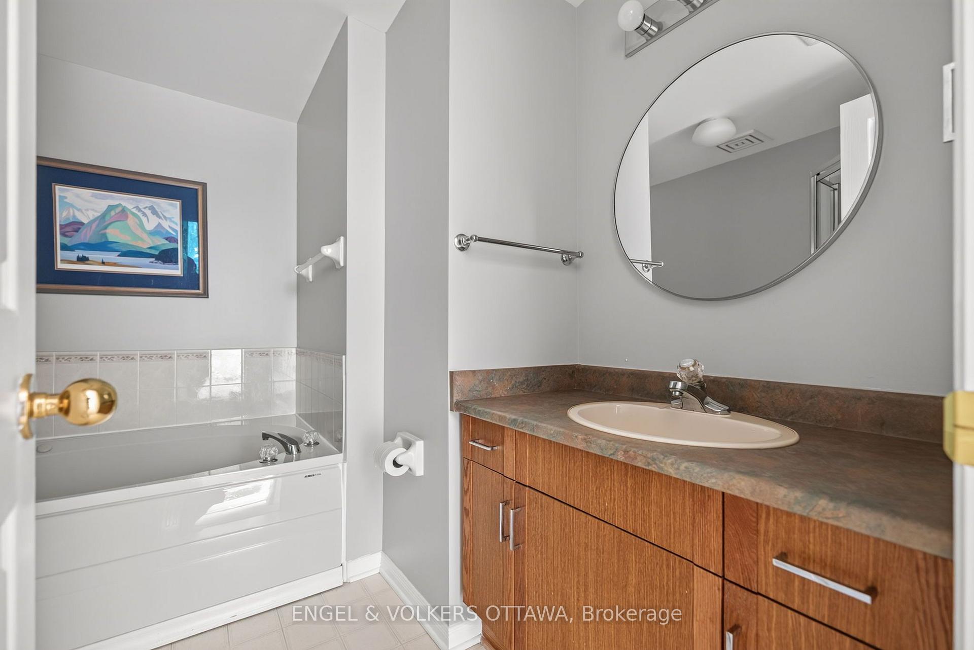 Photo 36 of 116 Robson Court, Ottawa, Kanata - Kanata Lakes/Heritage Hills — HOMEH