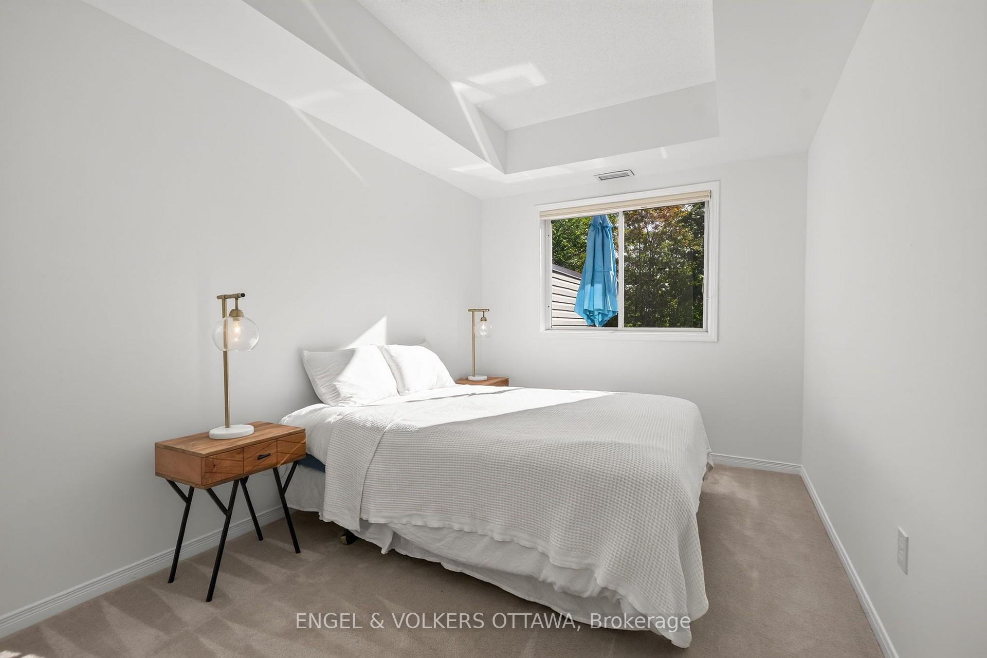Photo 37 of 116 Robson Court, Ottawa, Kanata - Kanata Lakes/Heritage Hills — HOMEH