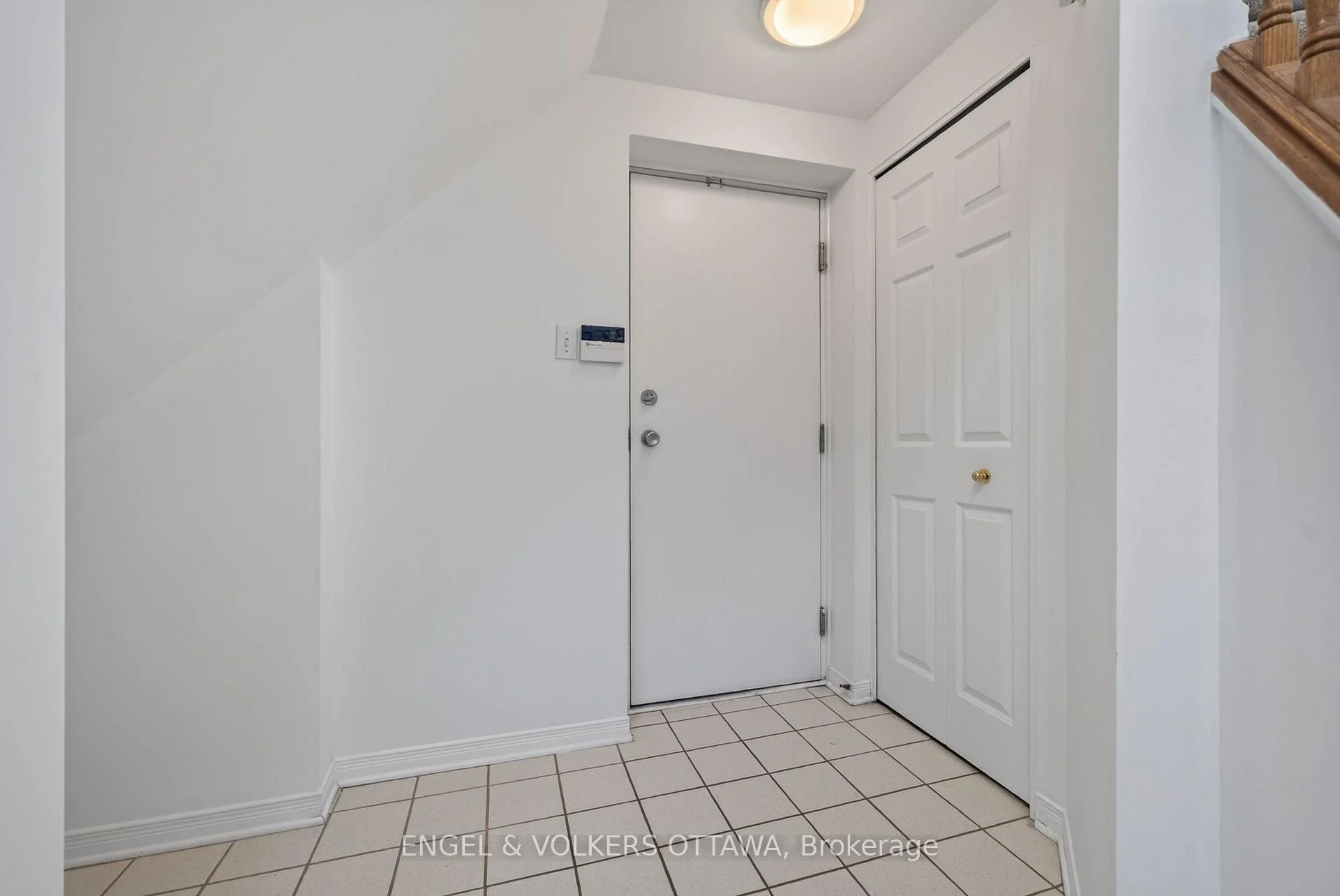 Photo 8 of 116 Robson Court, Ottawa, Kanata - Kanata Lakes/Heritage Hills — HOMEH