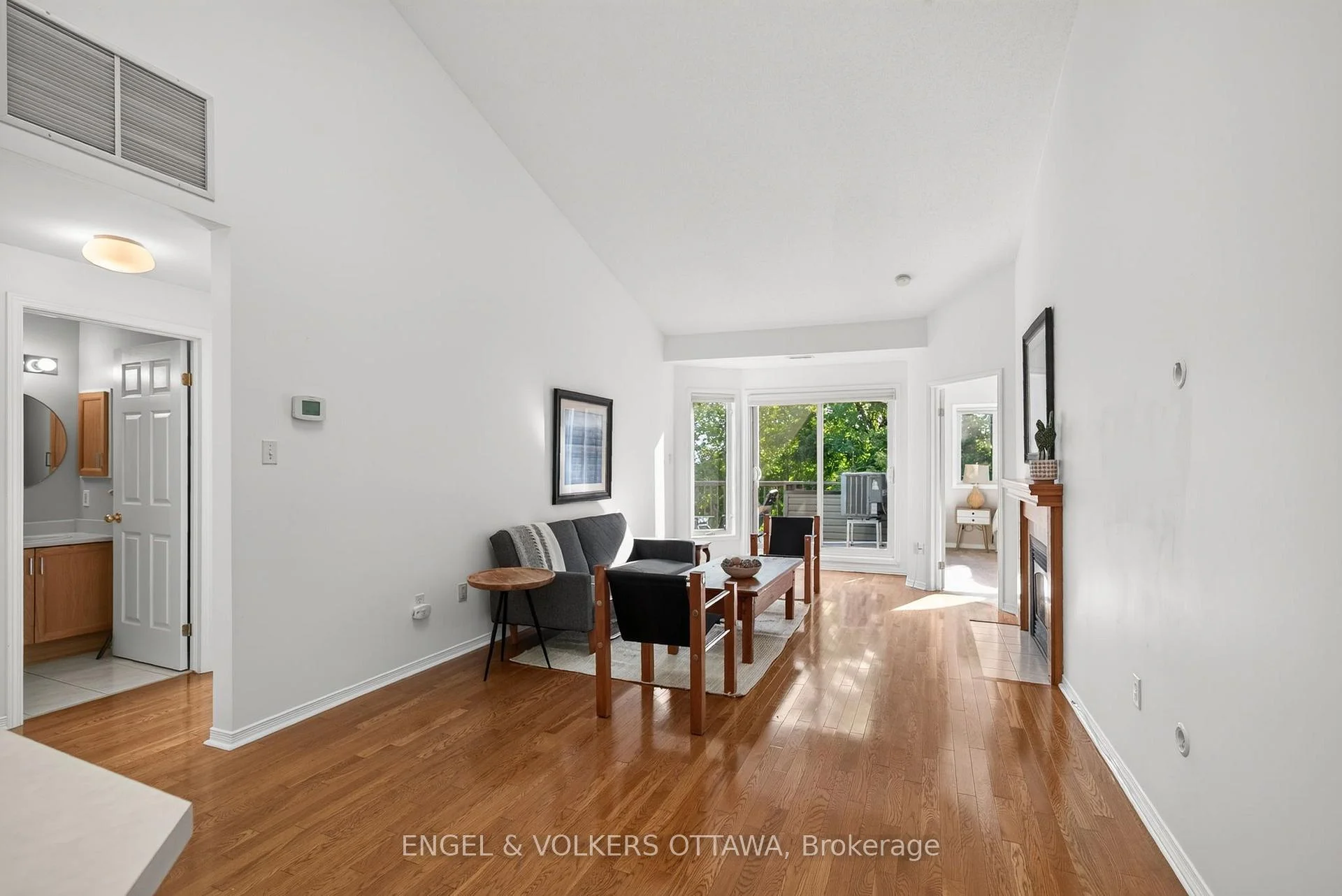 Photo 25 of 116 Robson Court, Ottawa, Kanata - Kanata Lakes/Heritage Hills — HOMEH