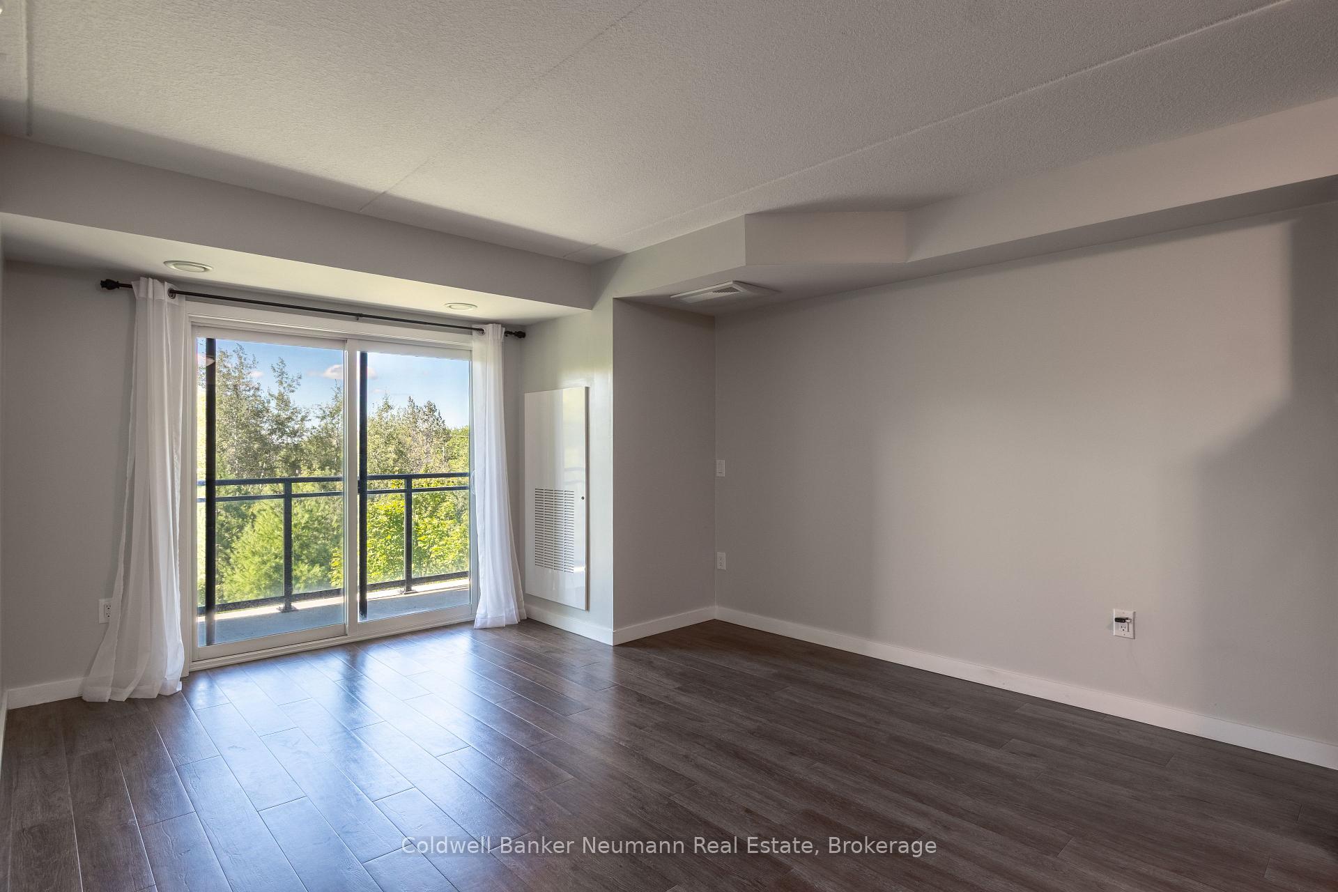 Photo 6 of Unit 212, 25 Kay Crescent, Guelph, Pineridge/Westminster Woods — HOMEH