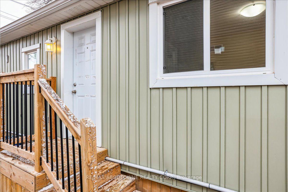 Photo 2 of 19 Bailey Street, St. Catharines, Western Hill — HOMEH