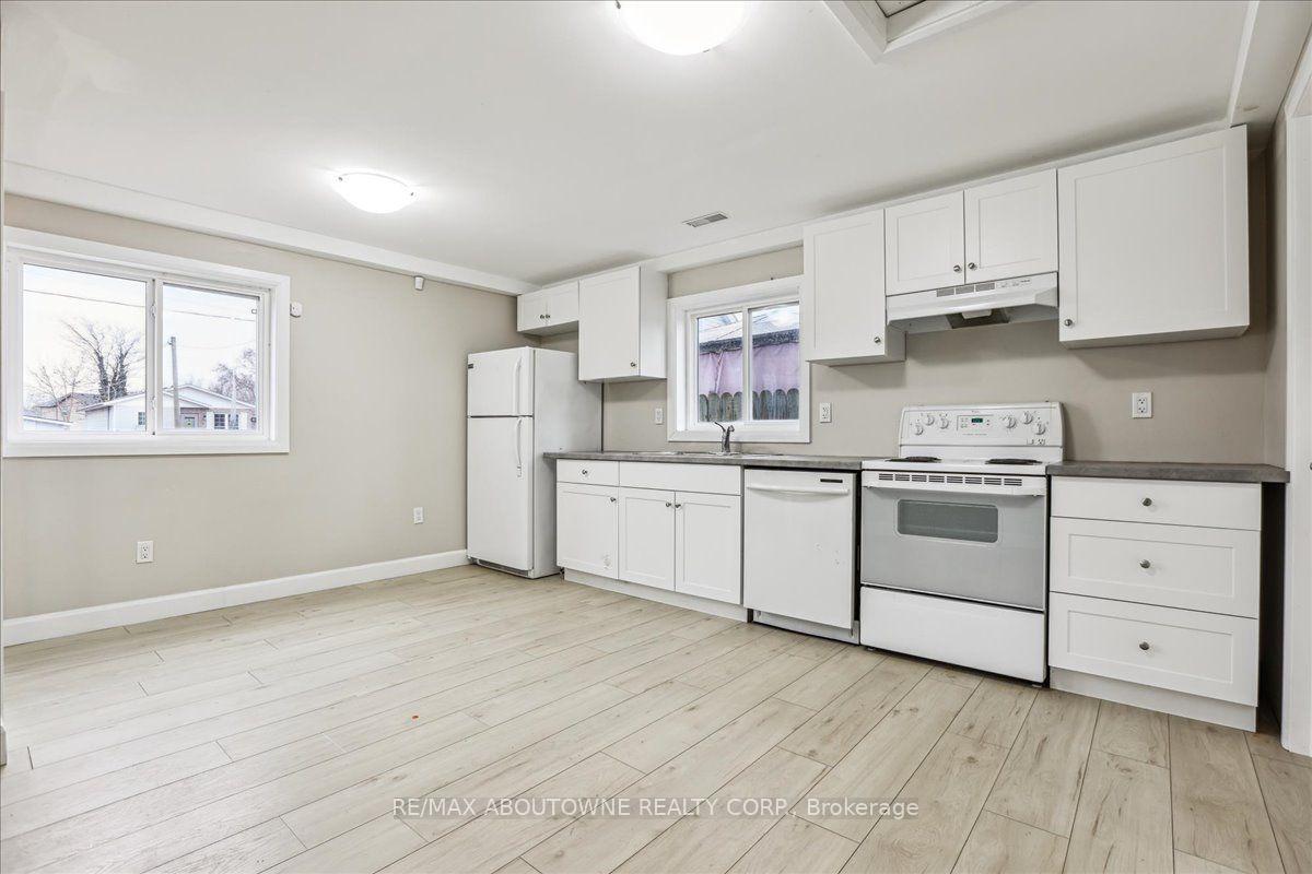 Photo 7 of 19 Bailey Street, St. Catharines, Western Hill — HOMEH