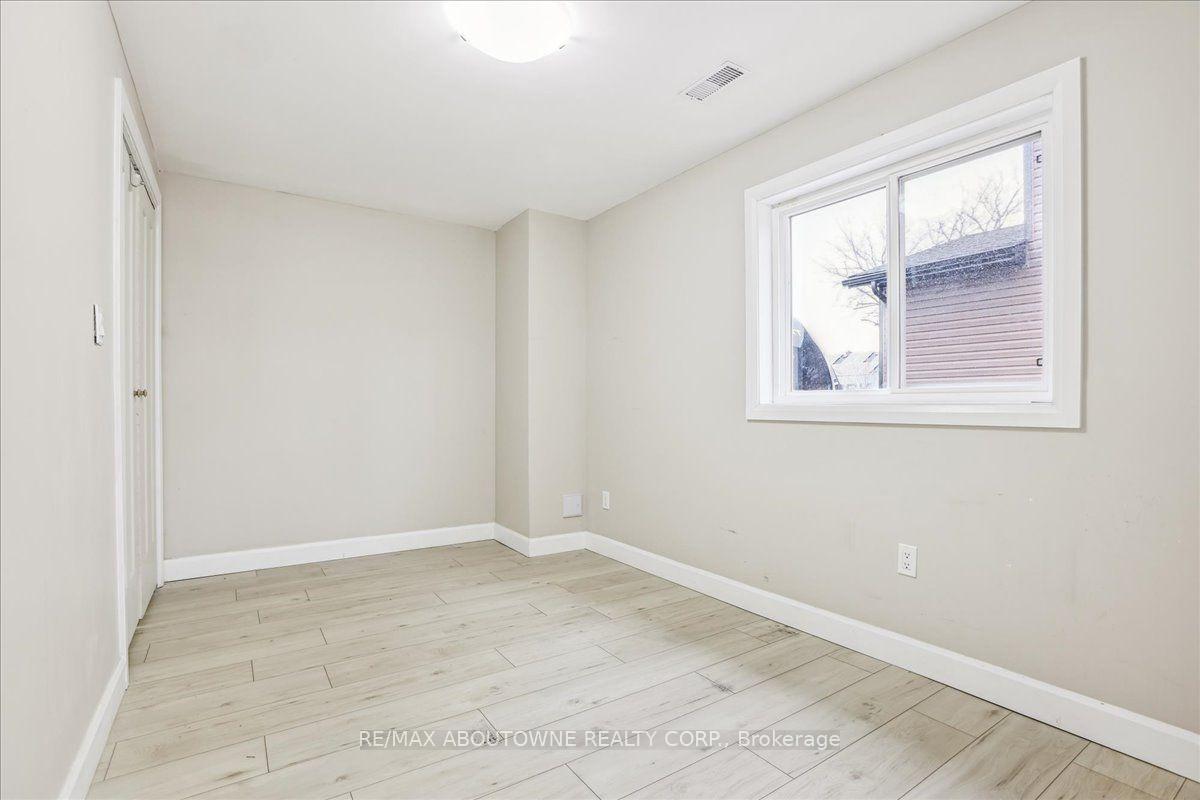 Photo 8 of 19 Bailey Street, St. Catharines, Western Hill — HOMEH