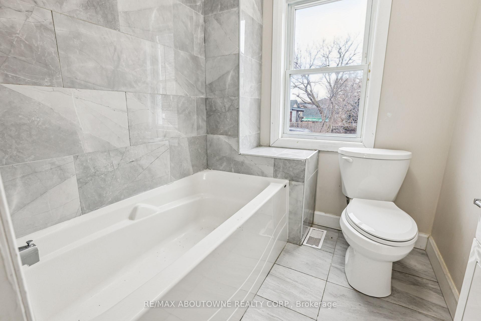 Photo 20 of 19 Bailey Street, St. Catharines, Western Hill — HOMEH