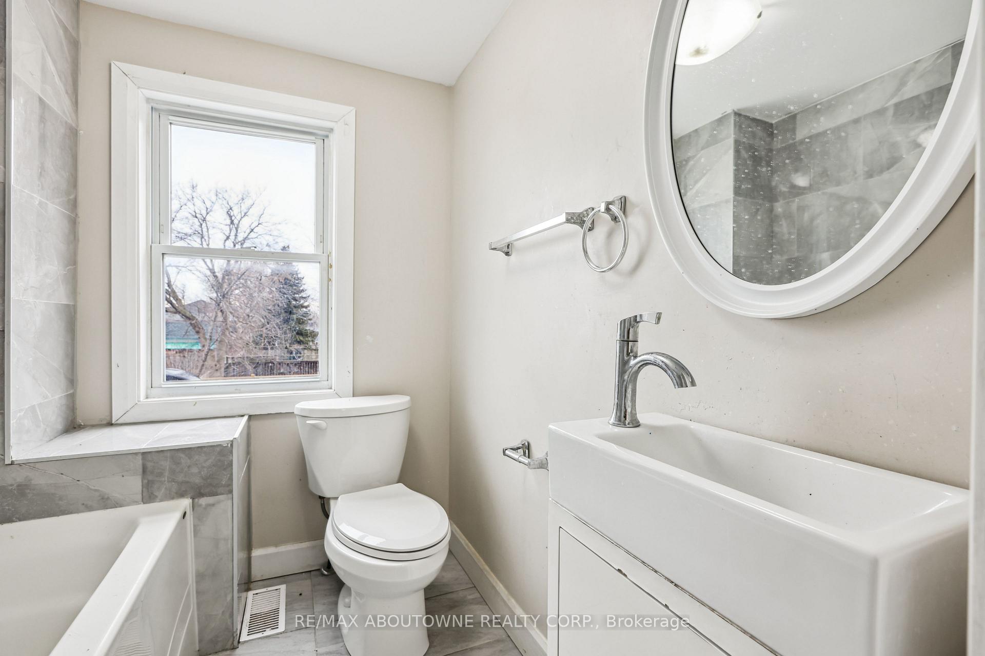 Photo 21 of 19 Bailey Street, St. Catharines, Western Hill — HOMEH