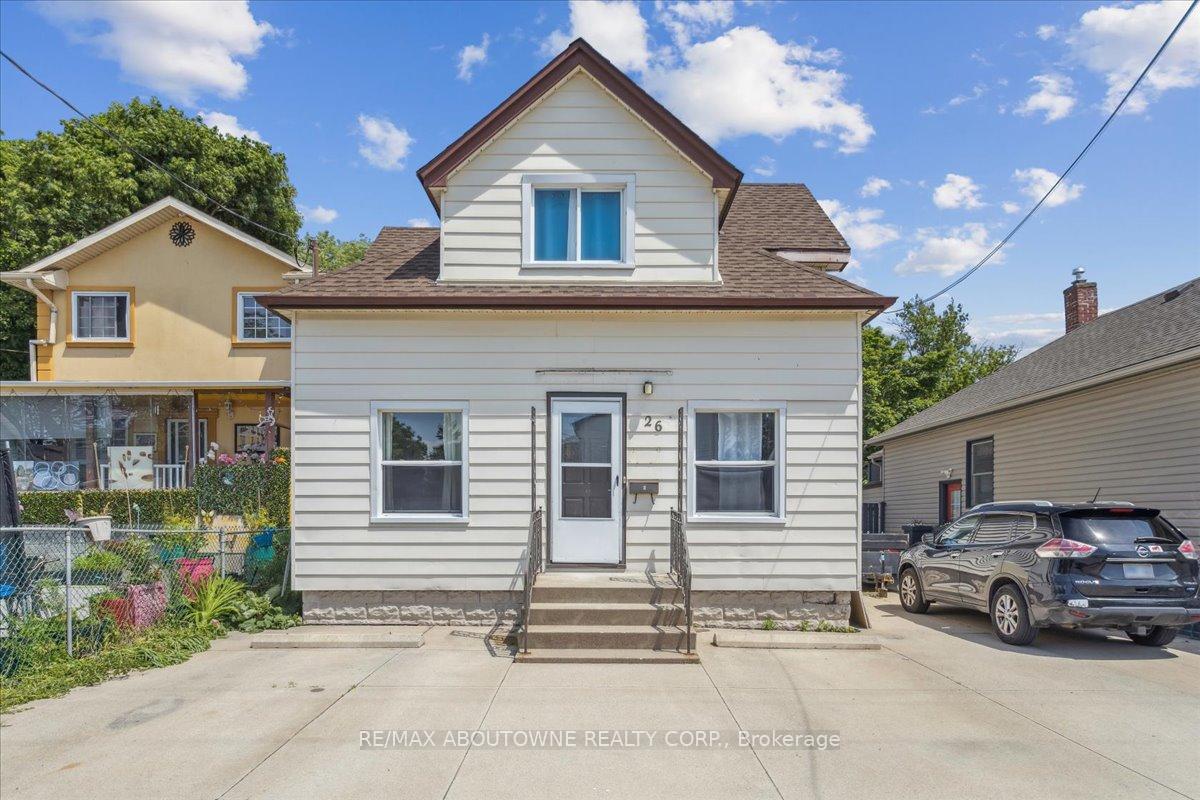 Photo 2 of 26 Vine Street S, St. Catharines, Fairview — HOMEH